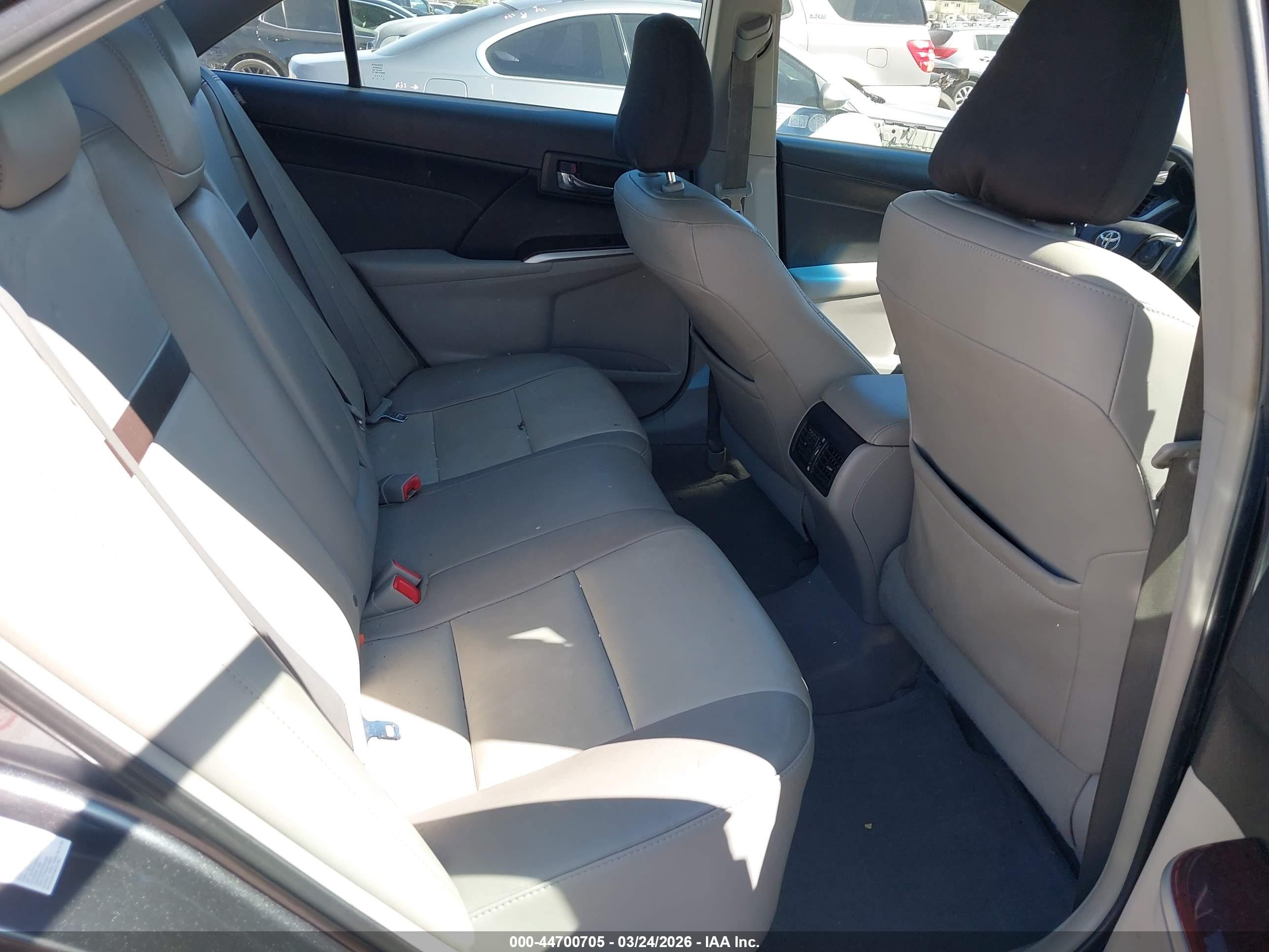 TOYOTA CAMRY image 8
