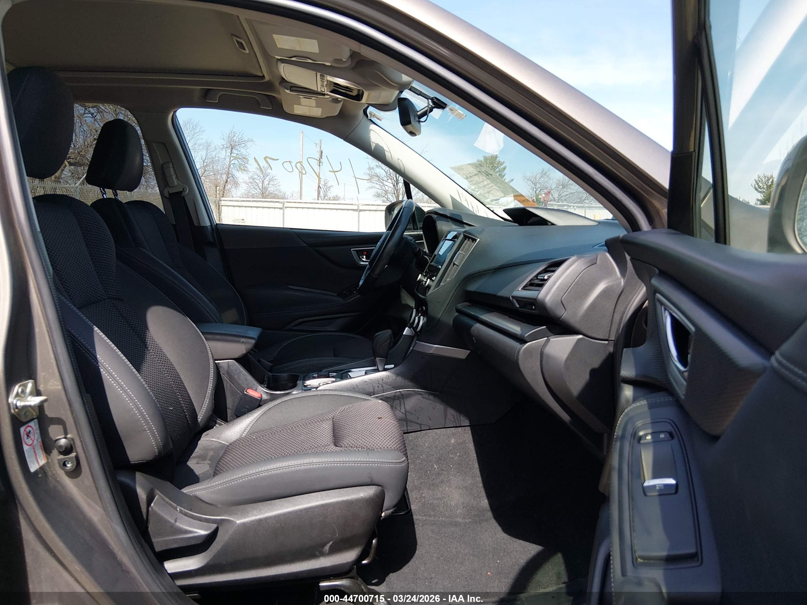 SUBARU FORESTER image 5