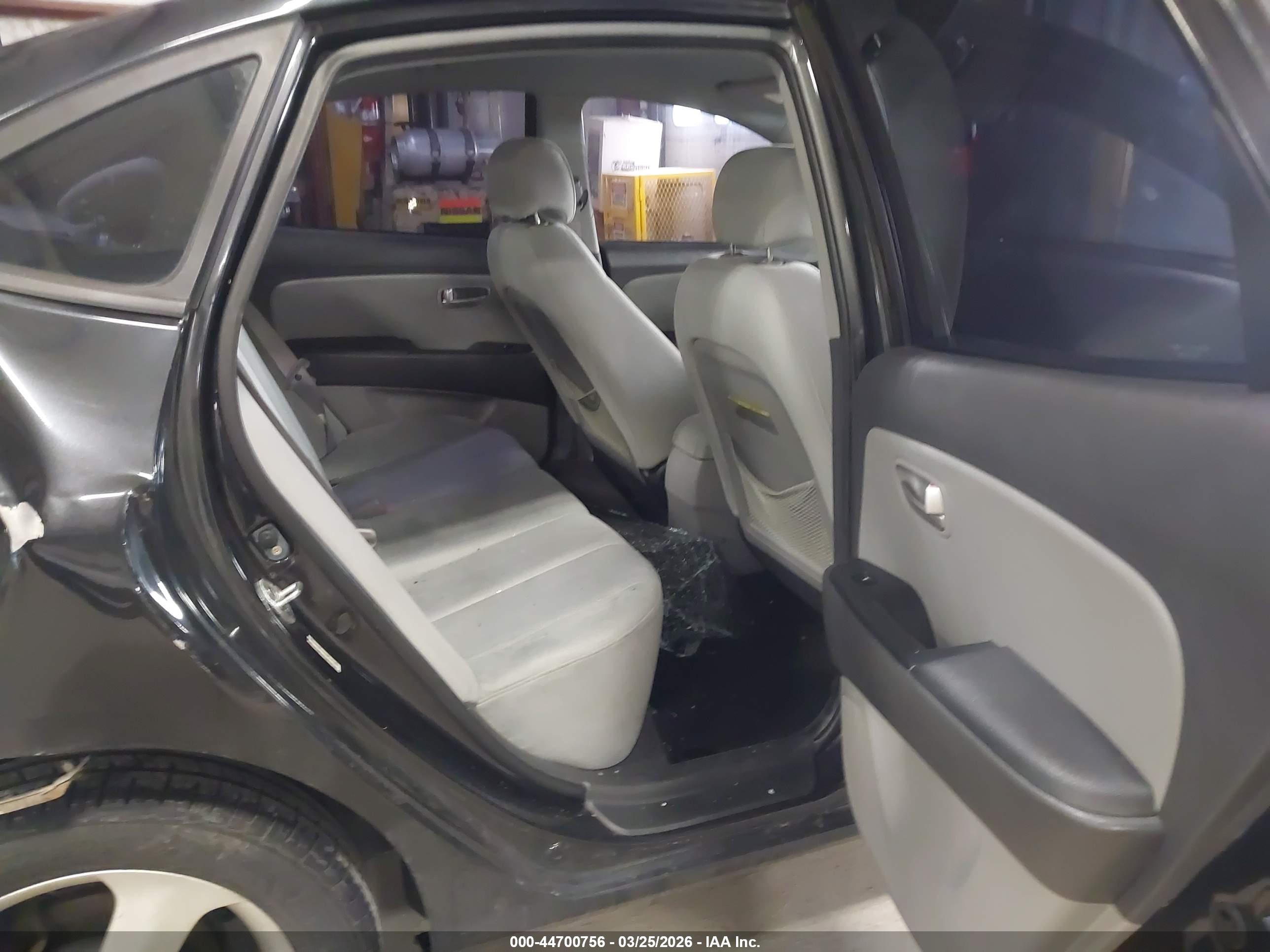 HYUNDAI ELANTRA image 8