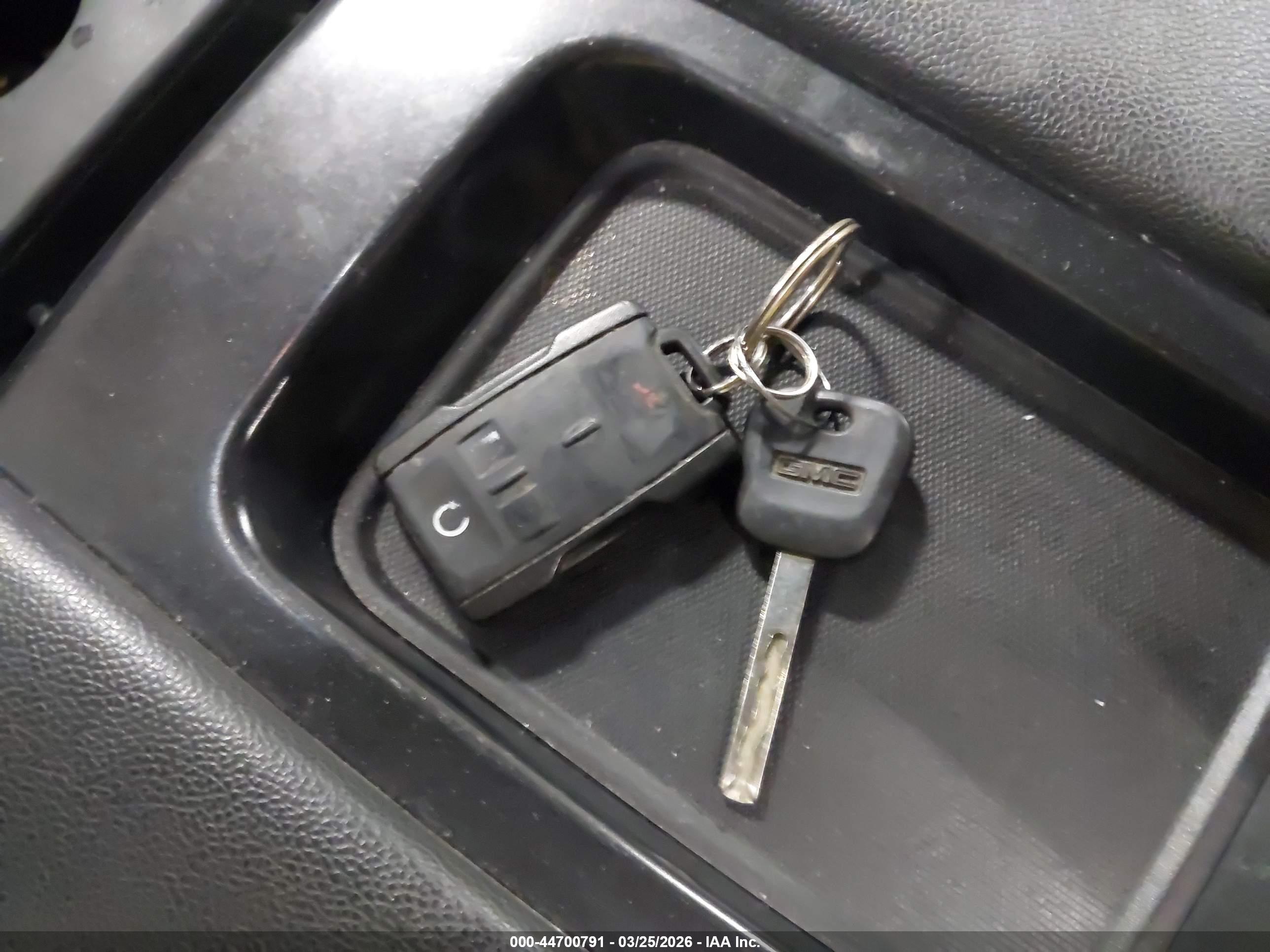 GMC SIERRA image 11