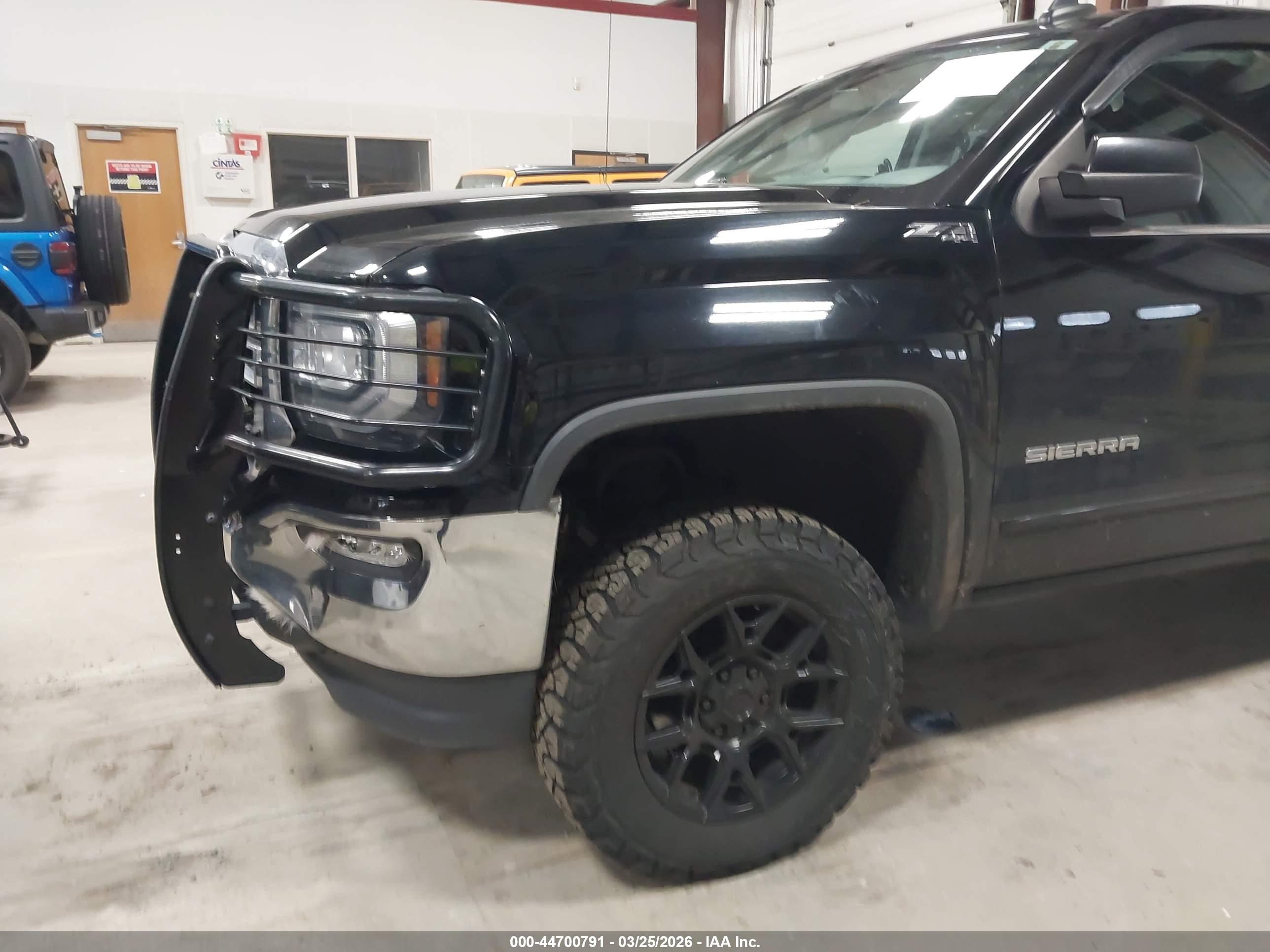 GMC SIERRA image 6
