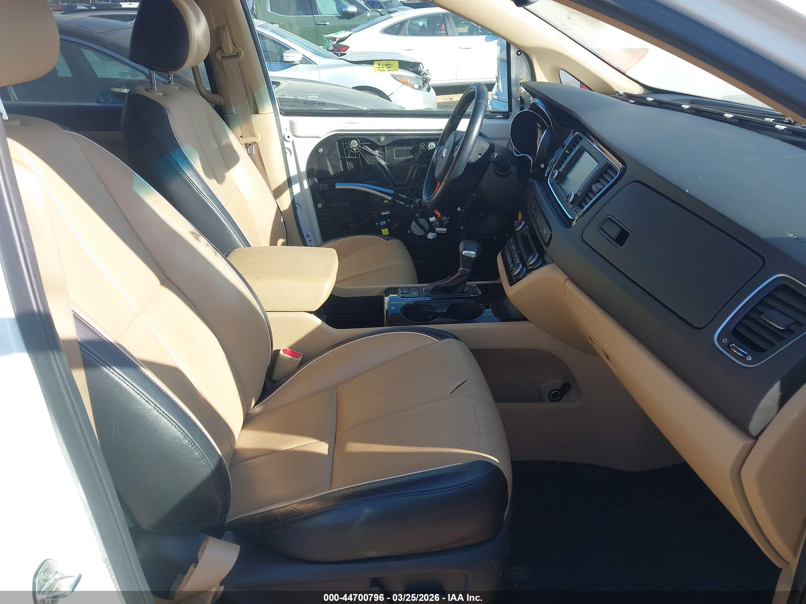 KIA SEDONA image 5