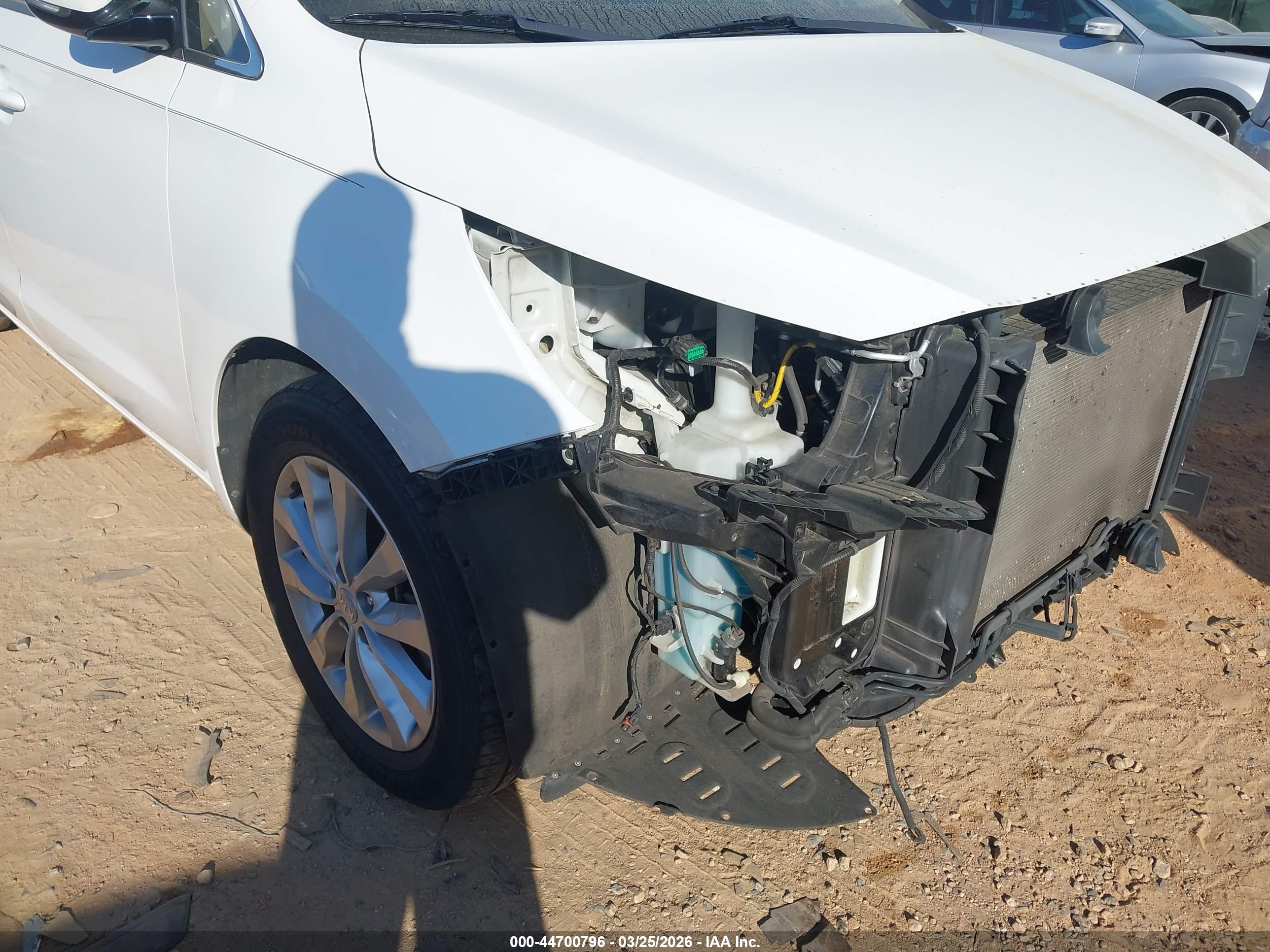 KIA SEDONA image 6