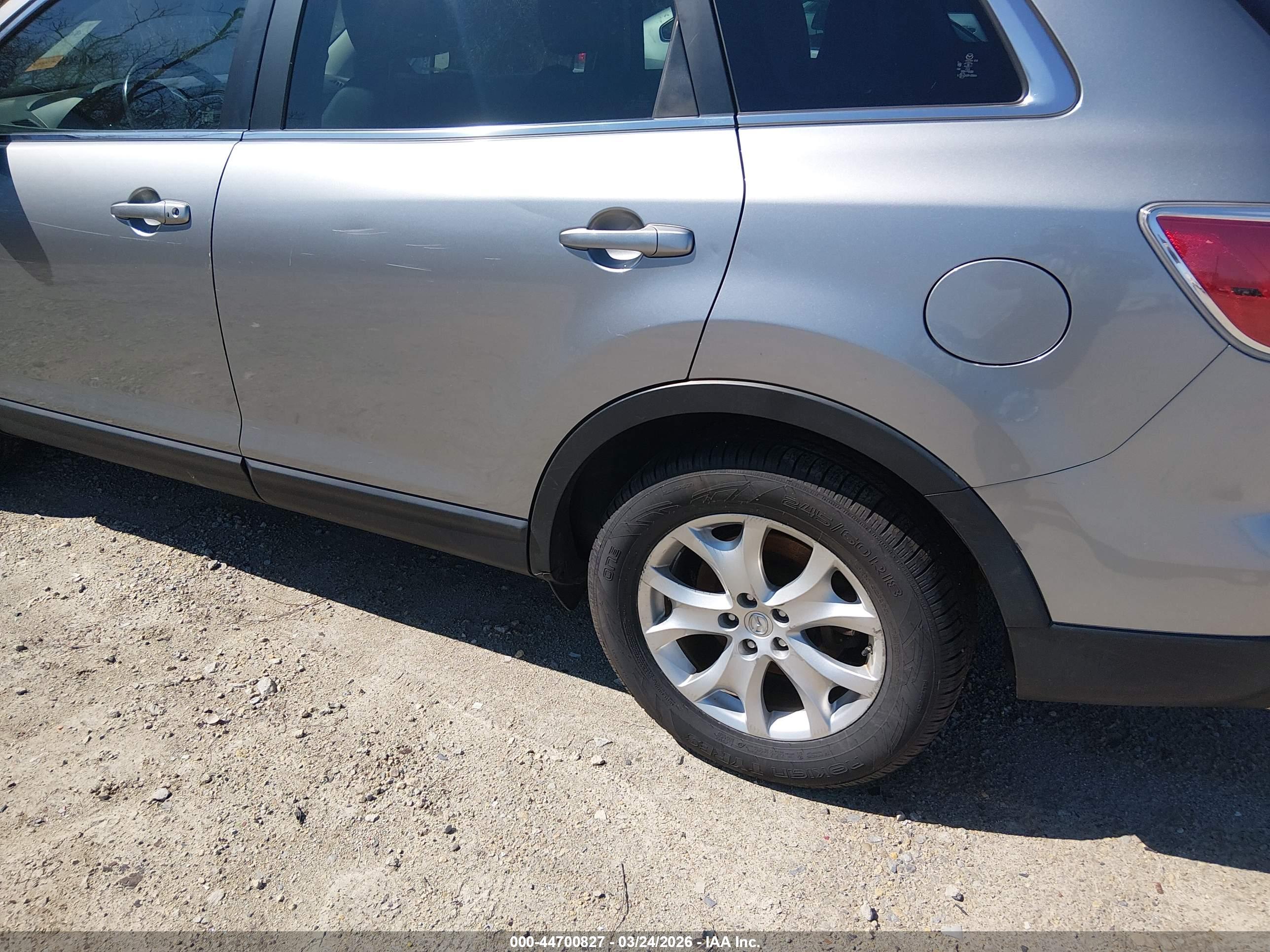 MAZDA CX-9 image 6