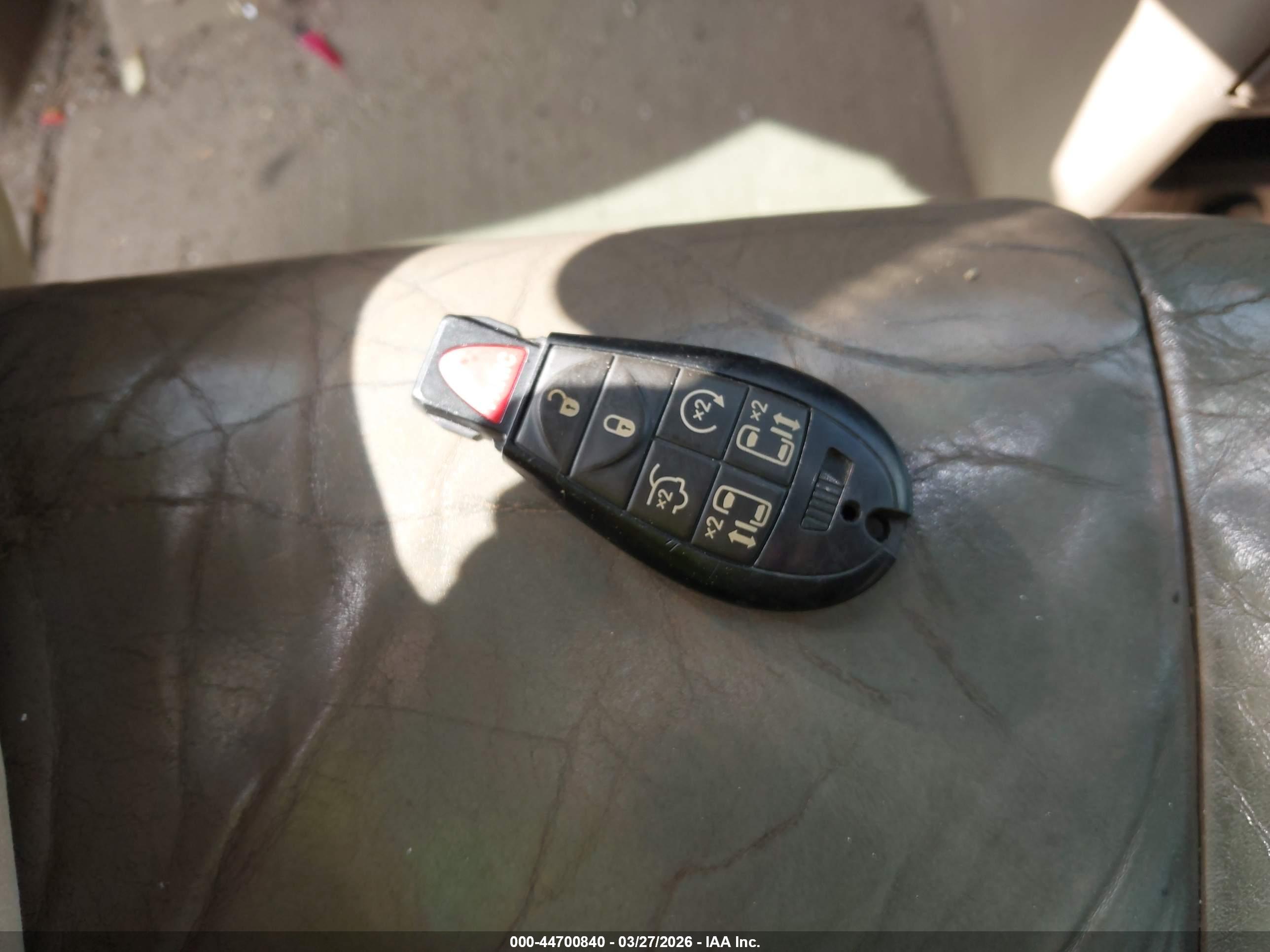 CHRYSLER TOWN image 11