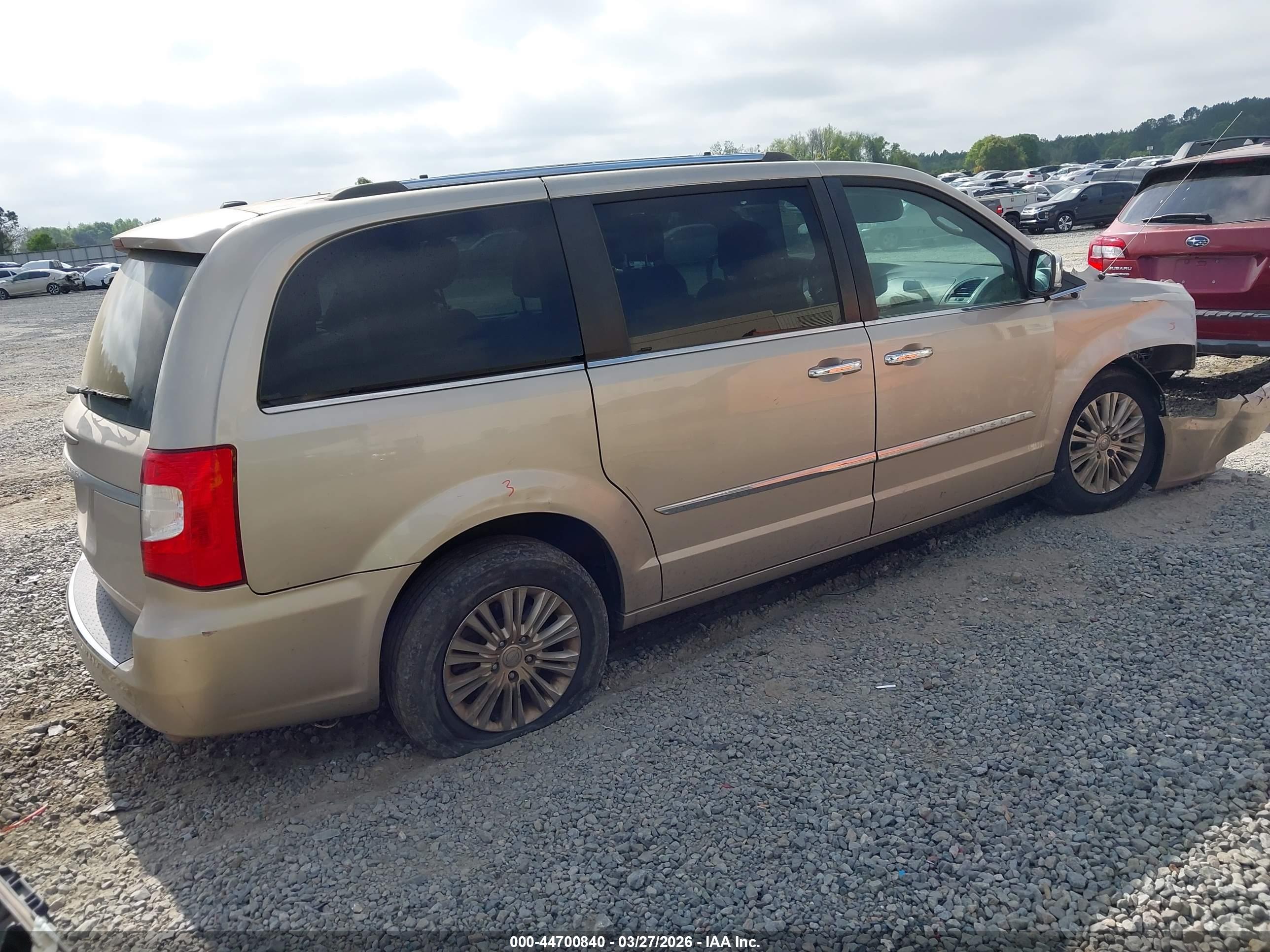 CHRYSLER TOWN image 4