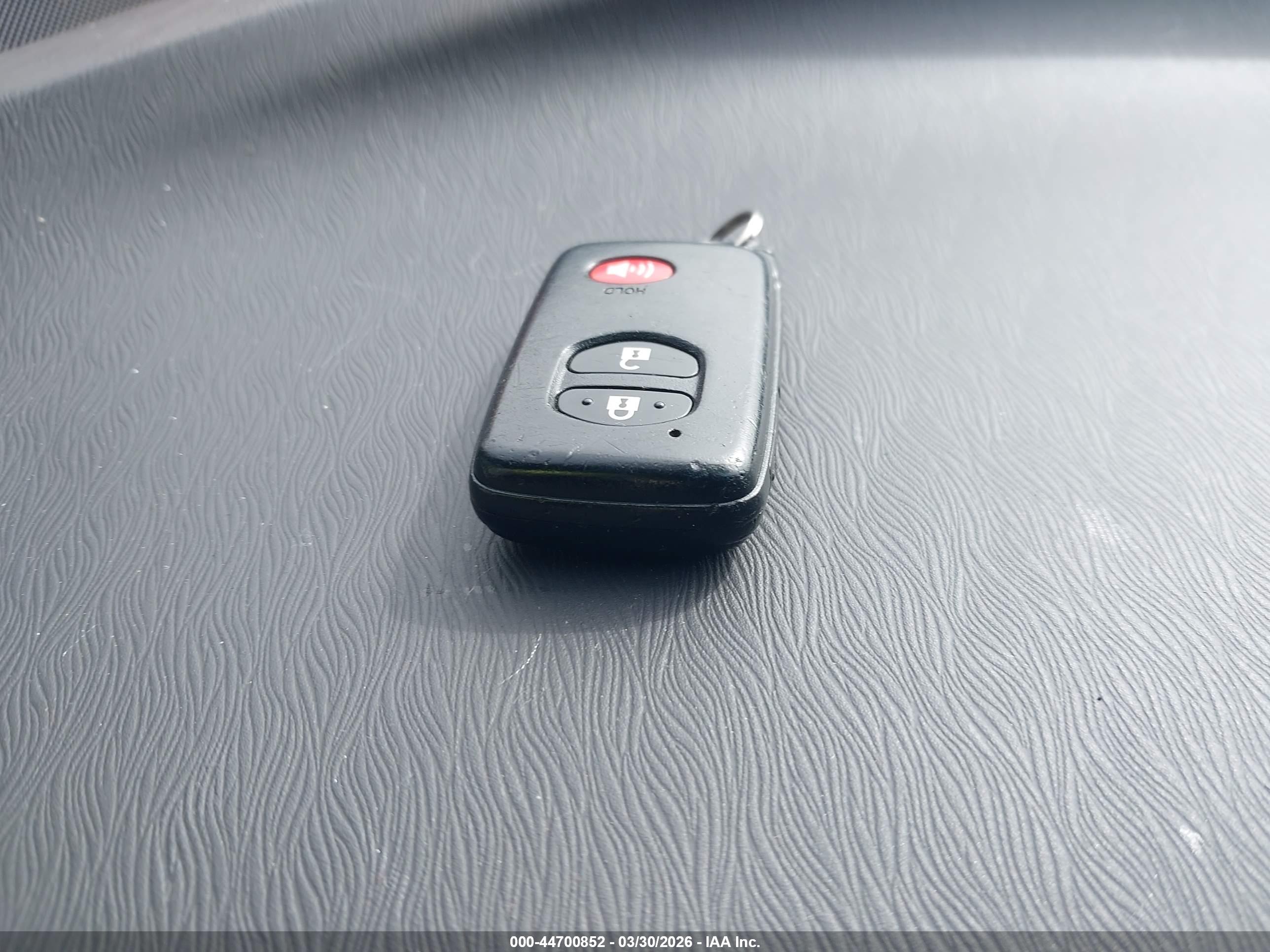 TOYOTA PRIUS image 11