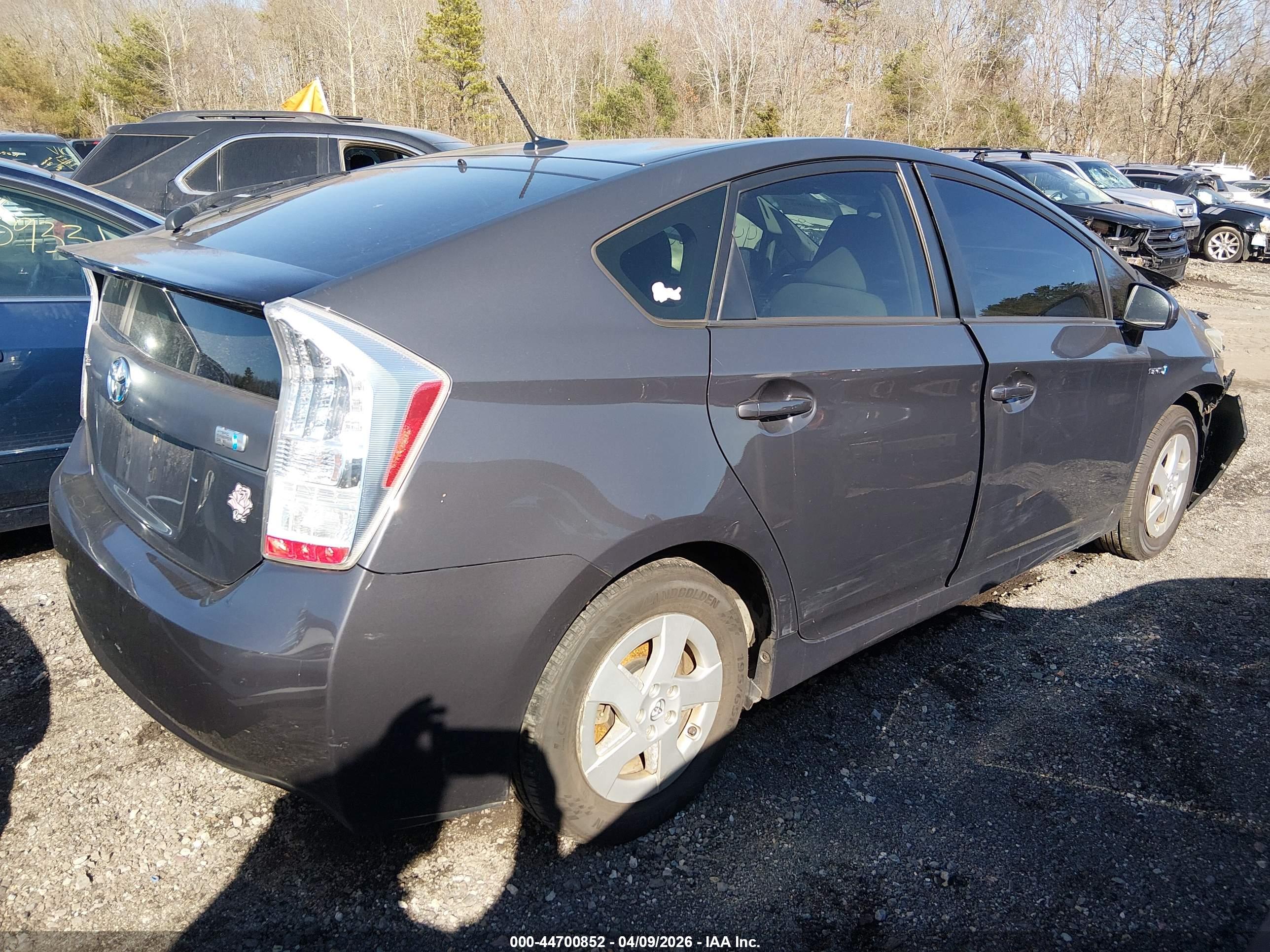 TOYOTA PRIUS image 4
