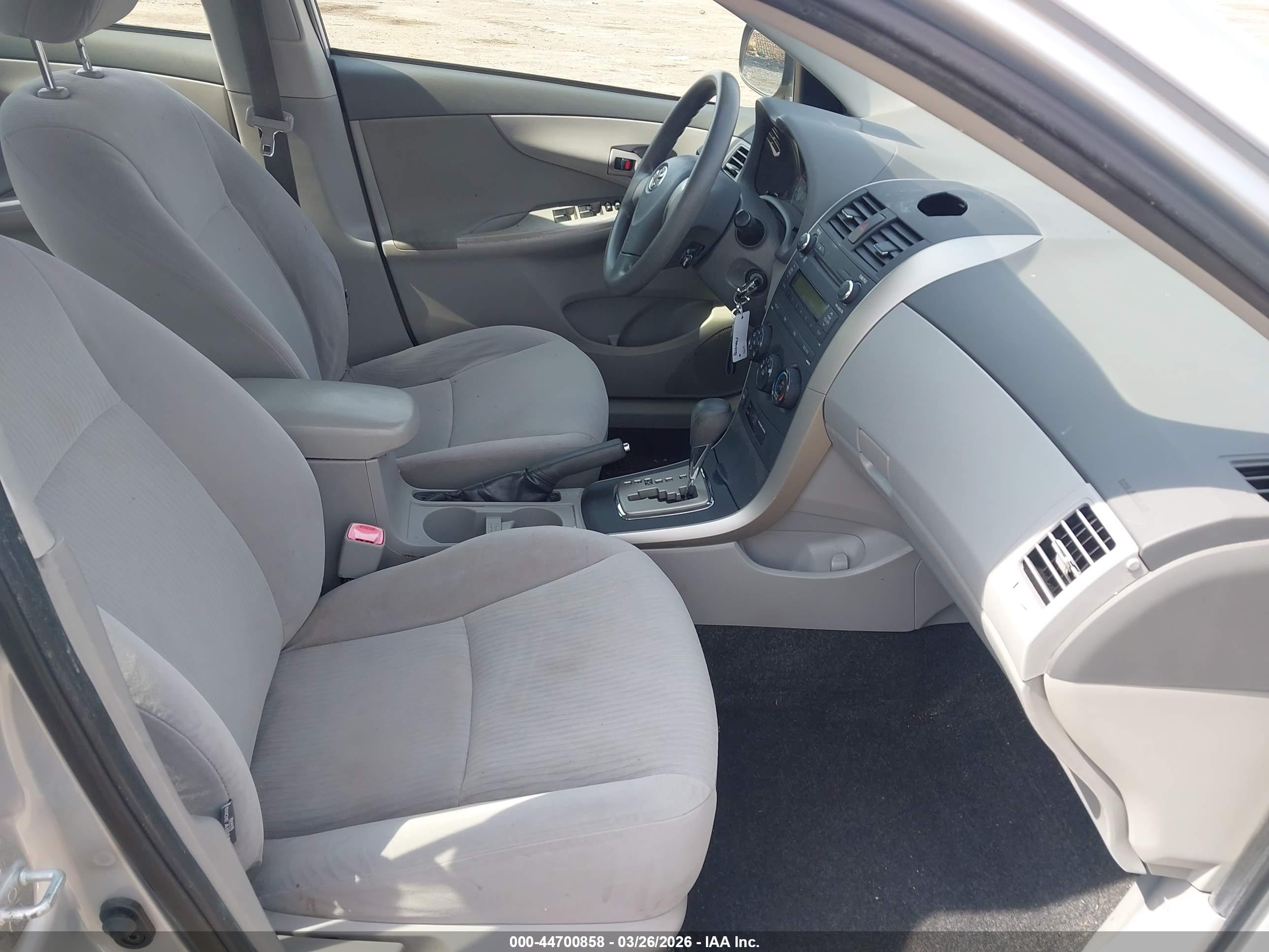 TOYOTA COROLLA image 5