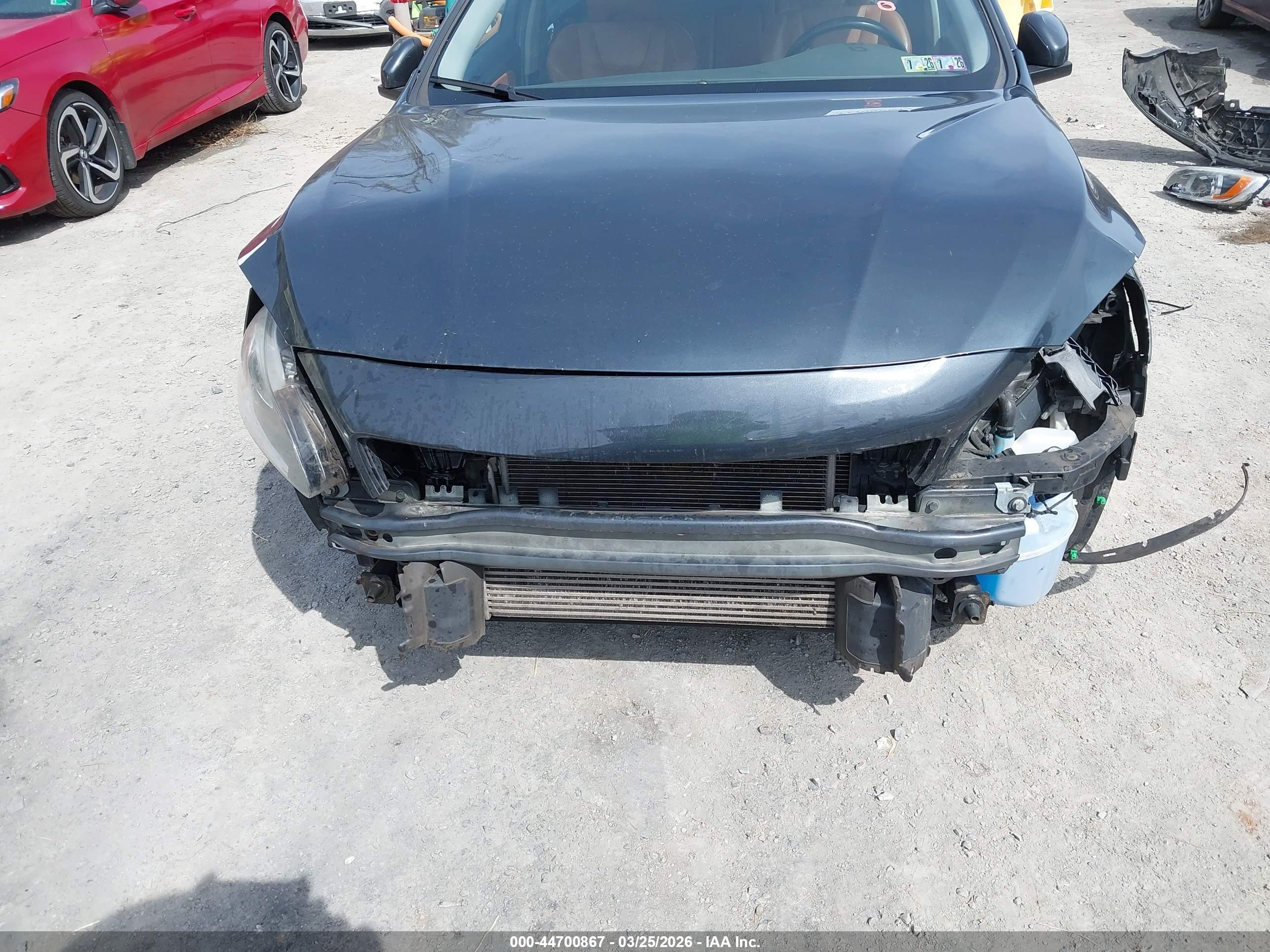 VOLVO S60 image 6