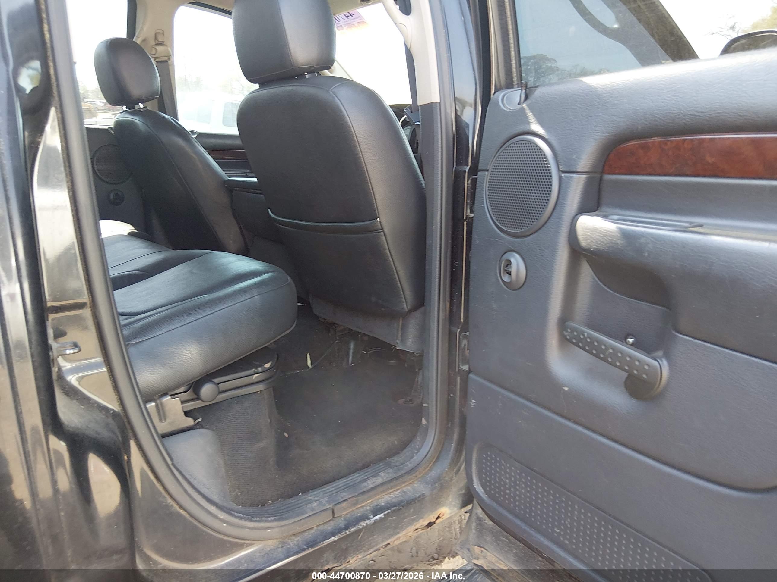 DODGE RAM image 8