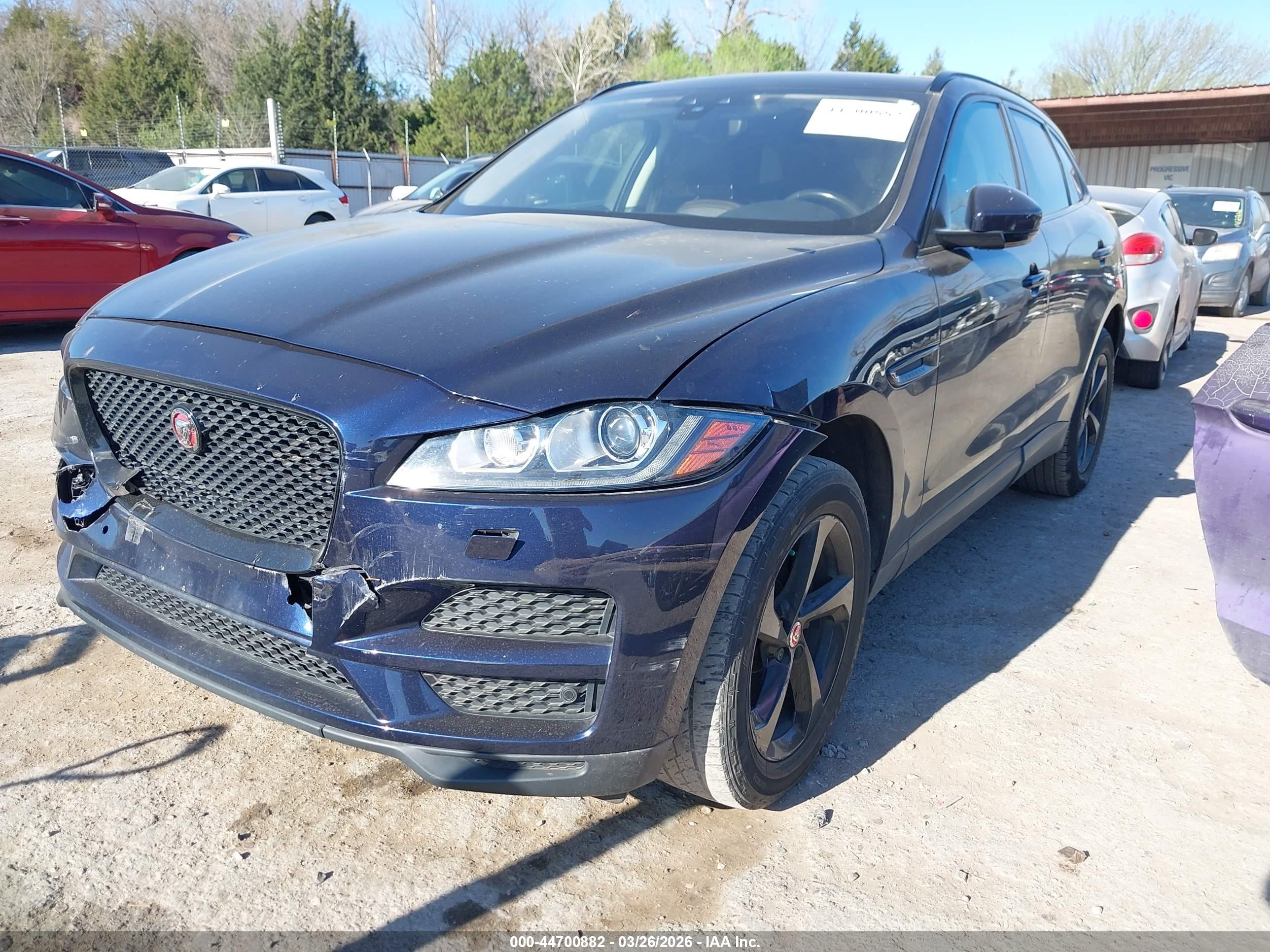 JAGUAR F-PACE image 2