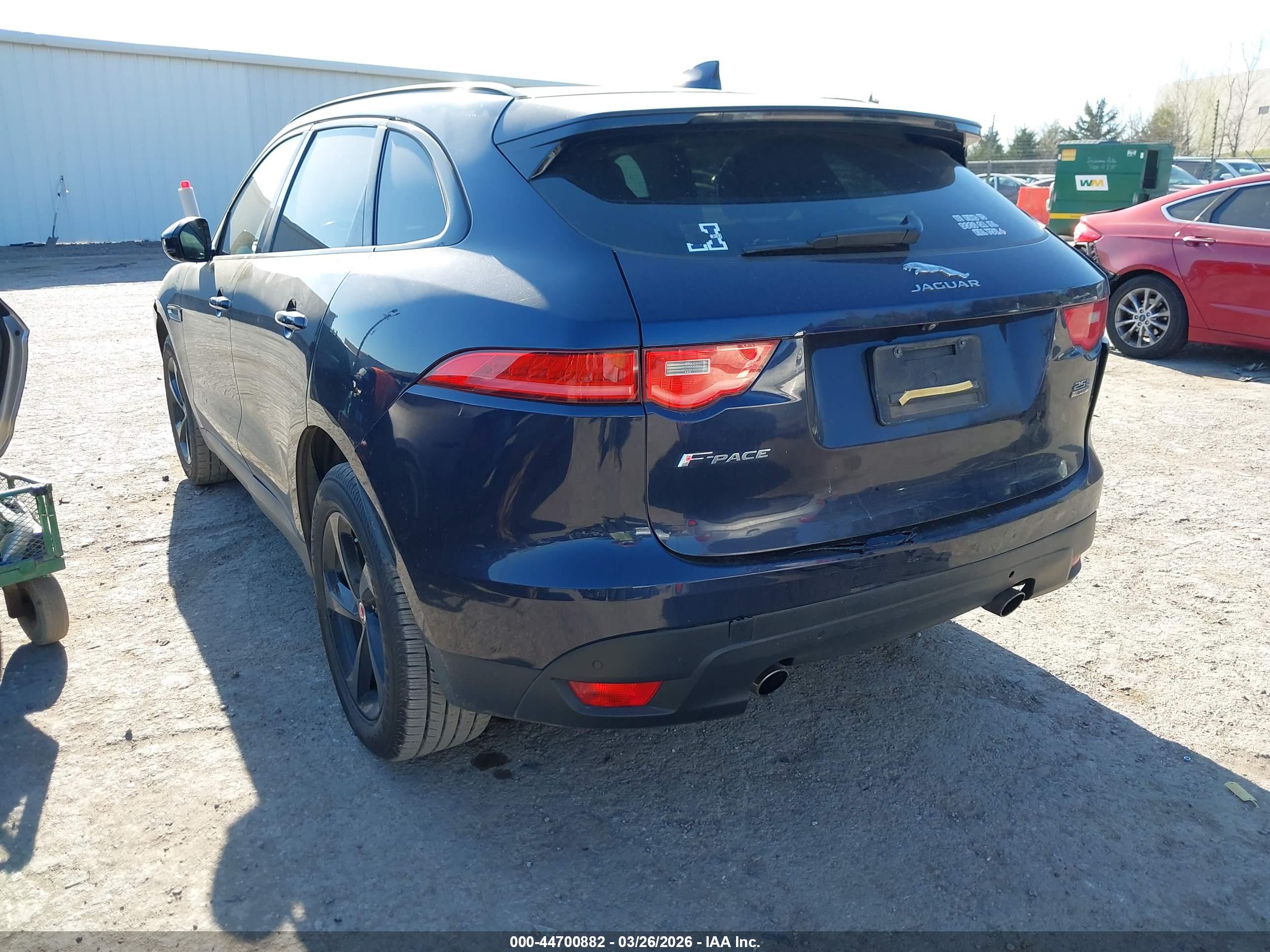 JAGUAR F-PACE image 3