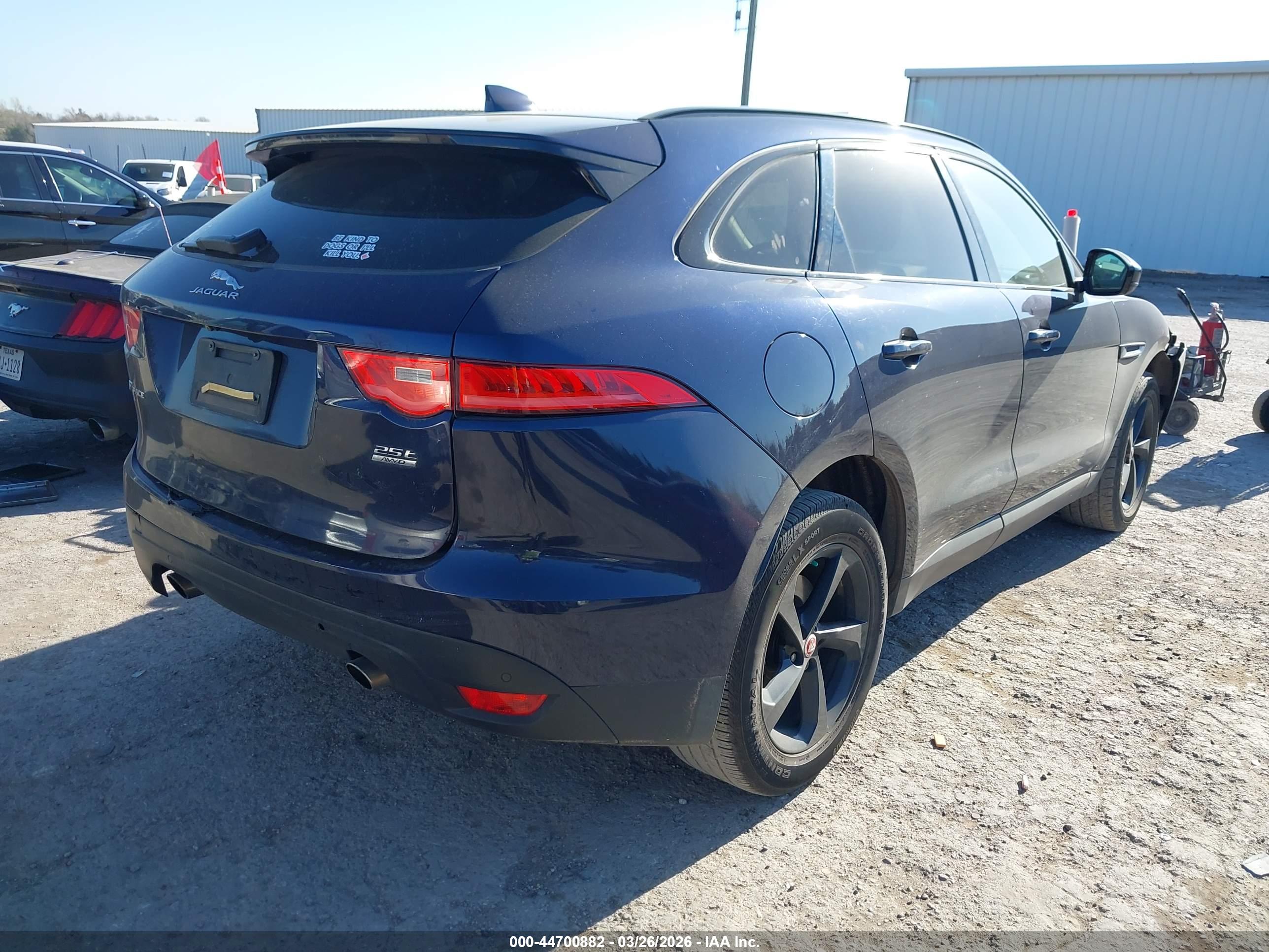 JAGUAR F-PACE image 4