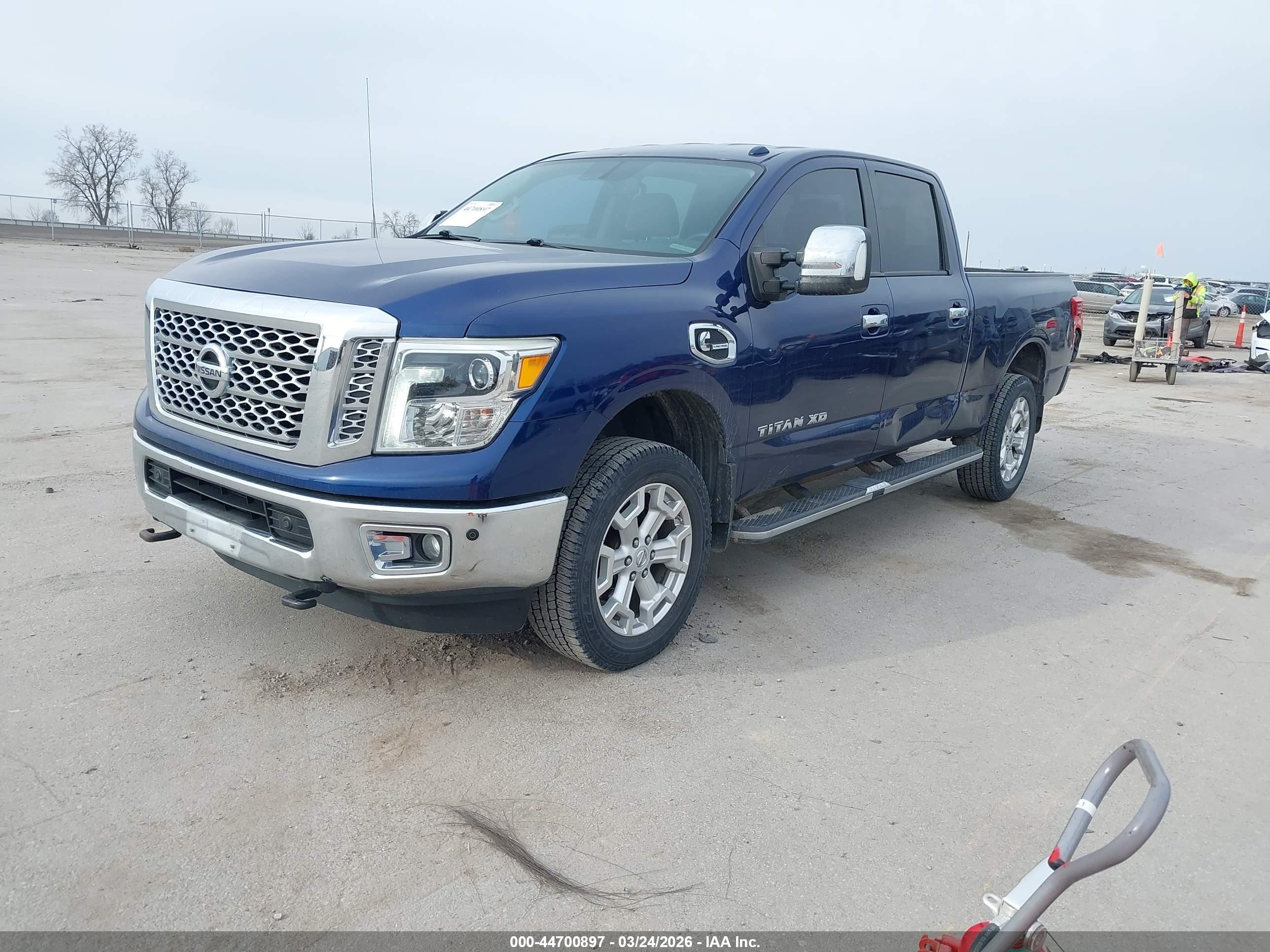 NISSAN TITAN image 2