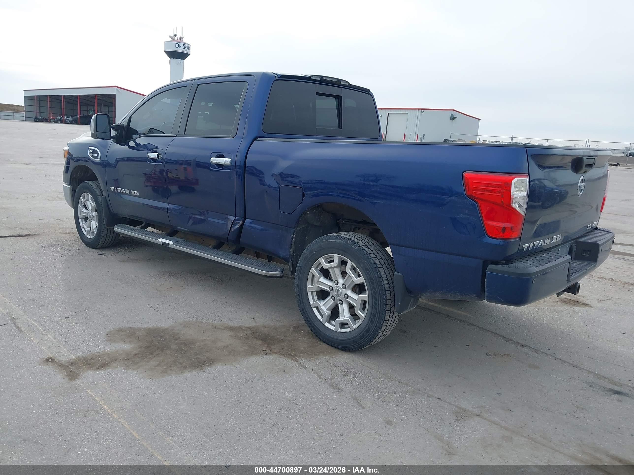 NISSAN TITAN image 3