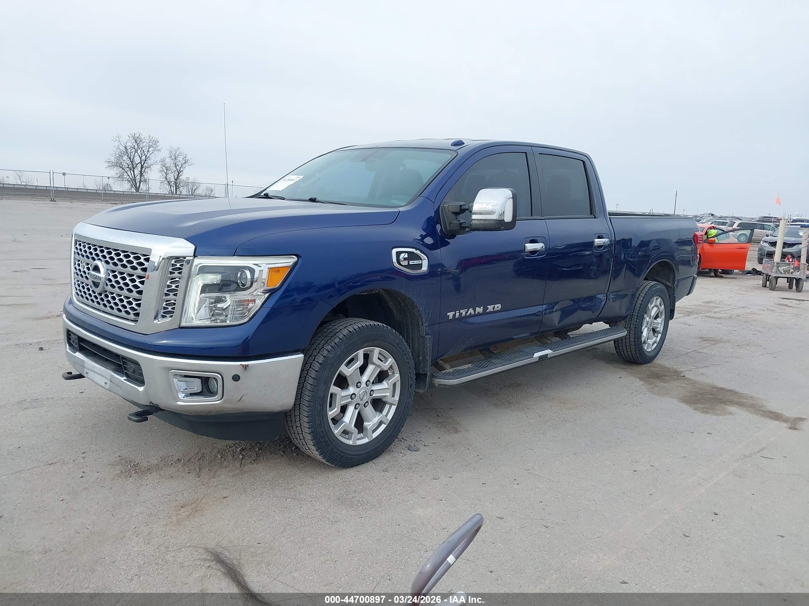 NISSAN TITAN image 6