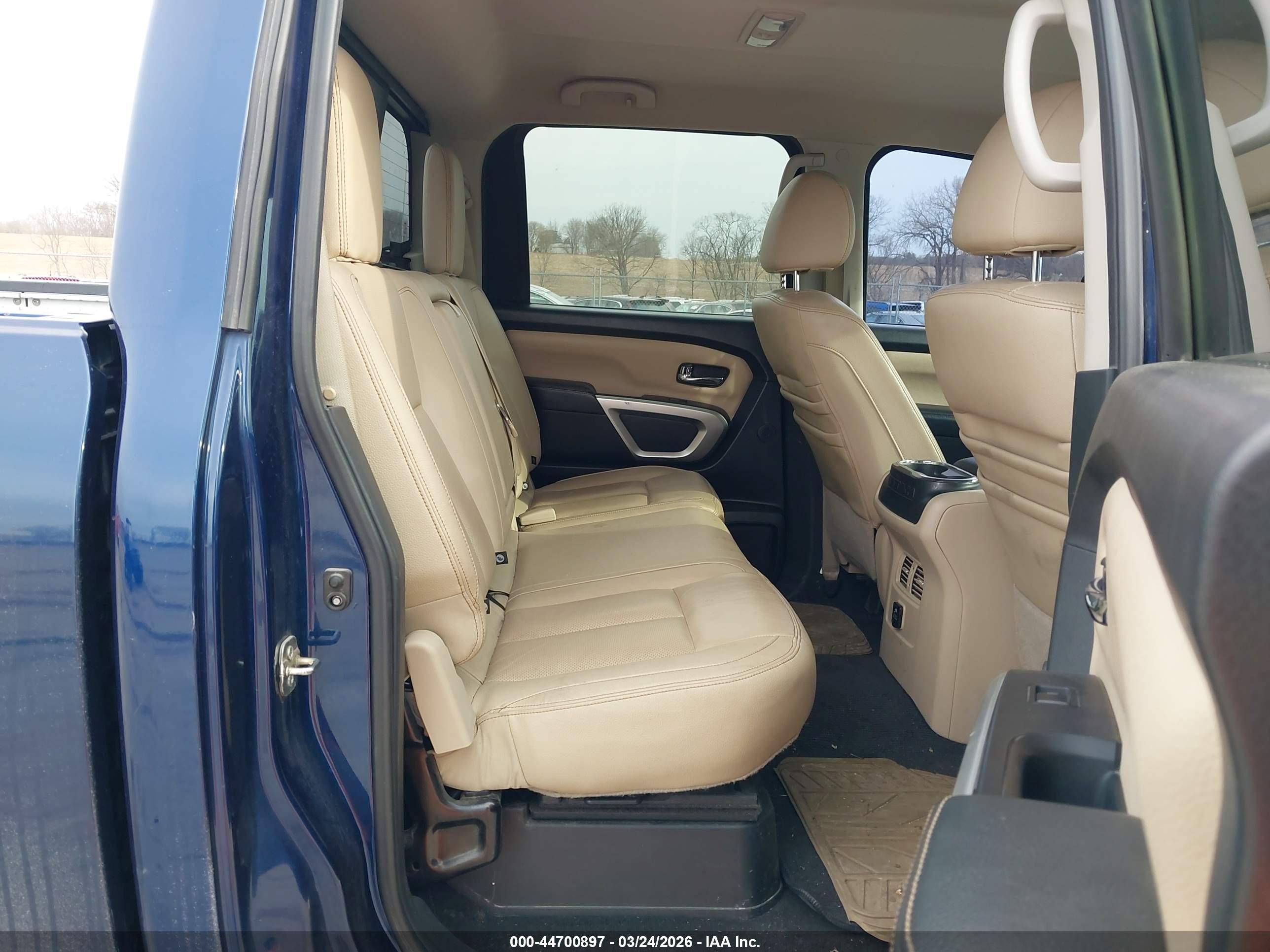 NISSAN TITAN image 8
