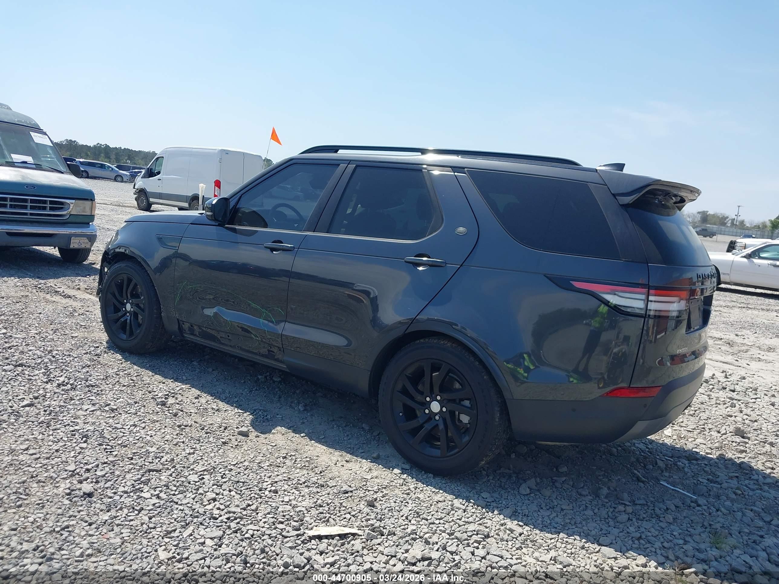 LAND ROVER image 3