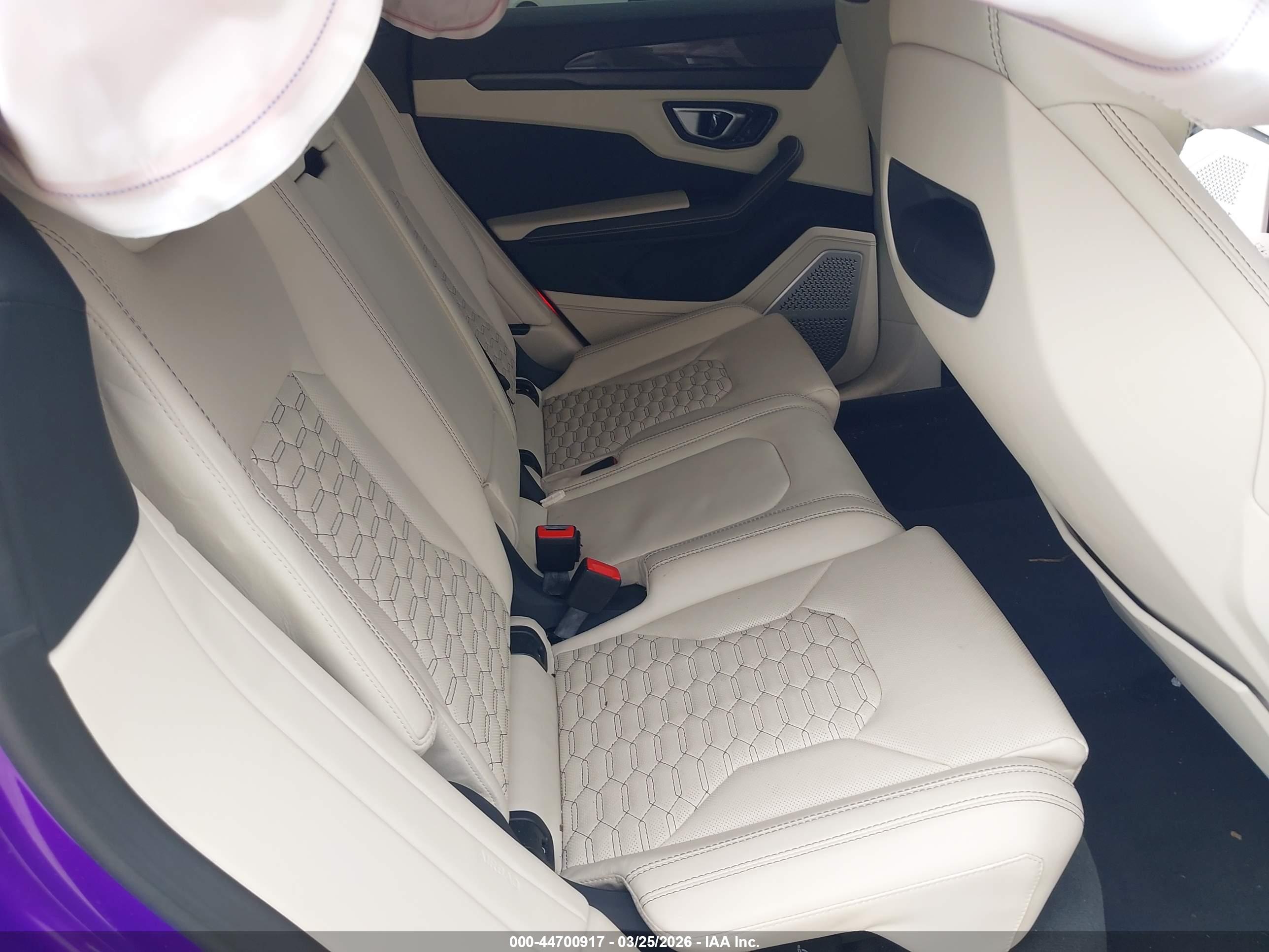 LAMBORGHINI URUS image 8