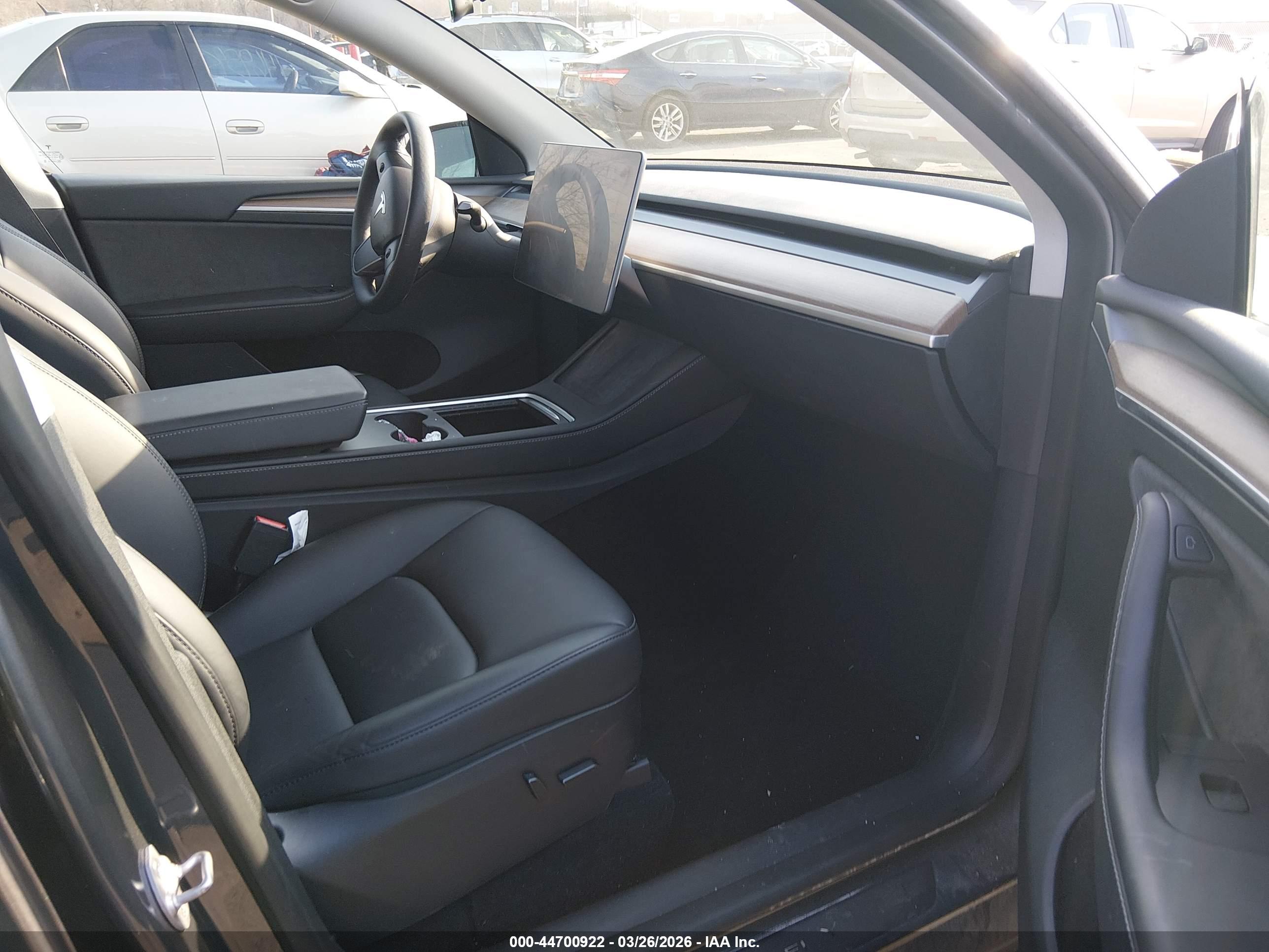 TESLA MODEL image 5