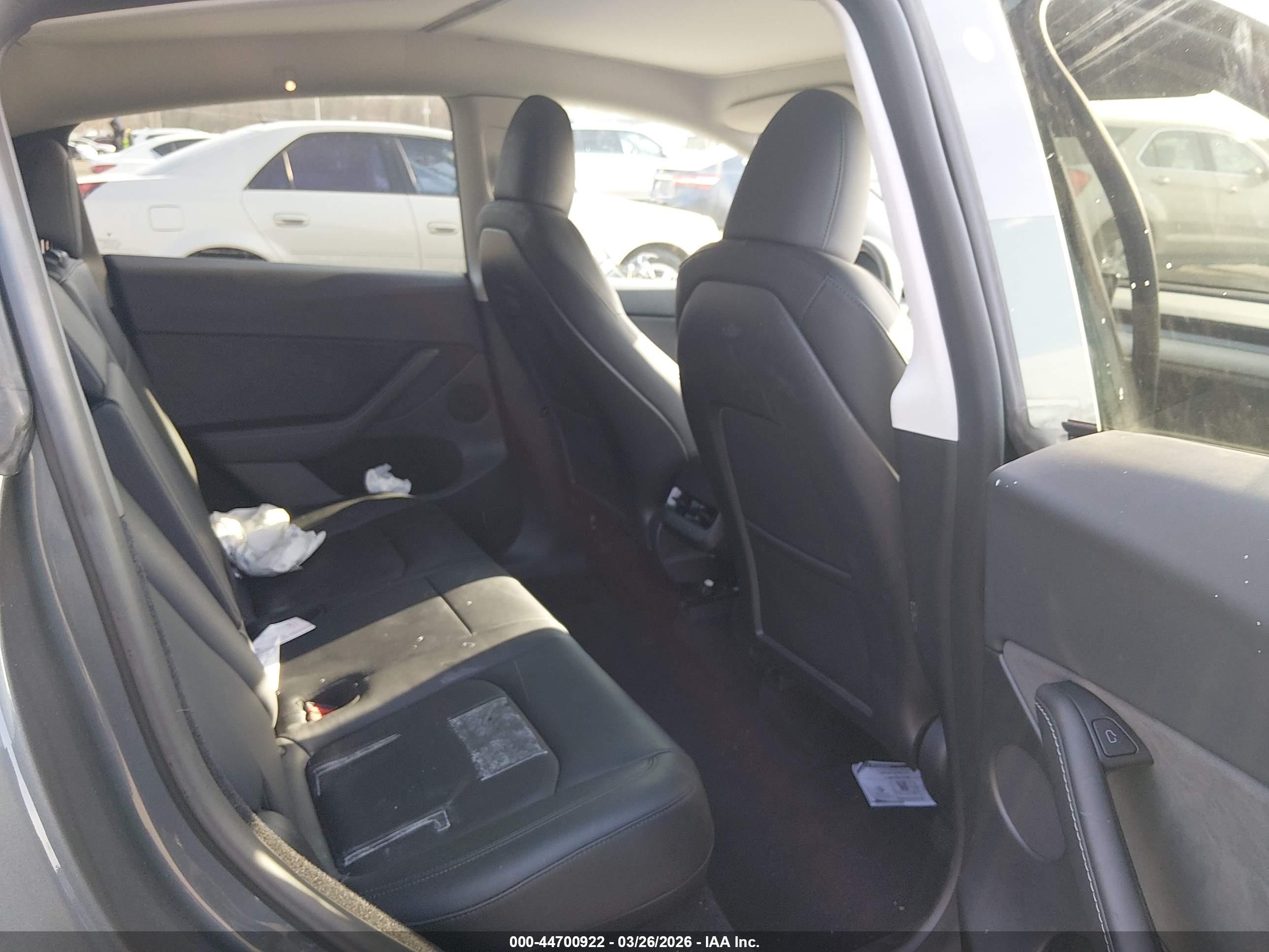 TESLA MODEL image 8