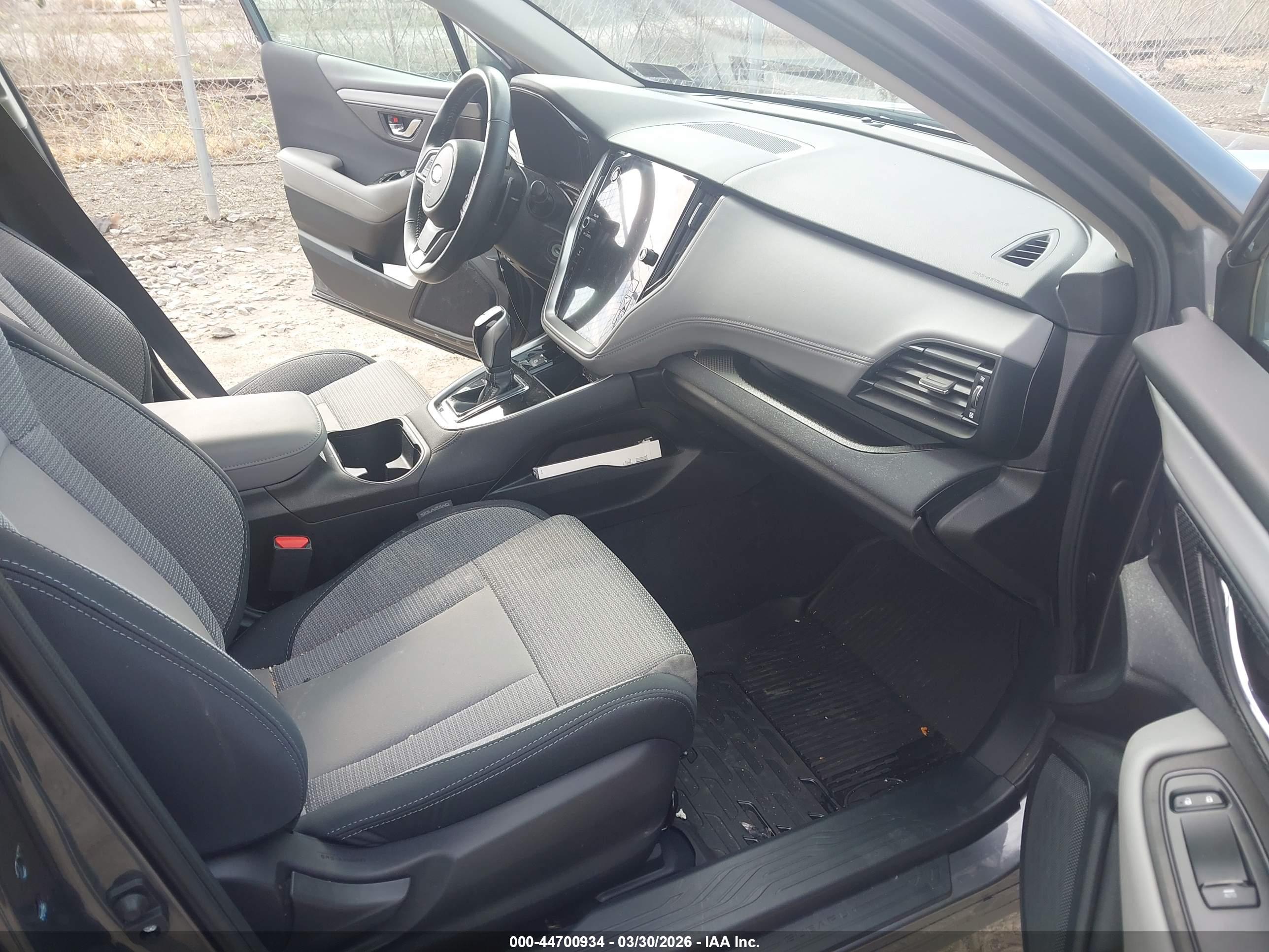 SUBARU OUTBACK image 5