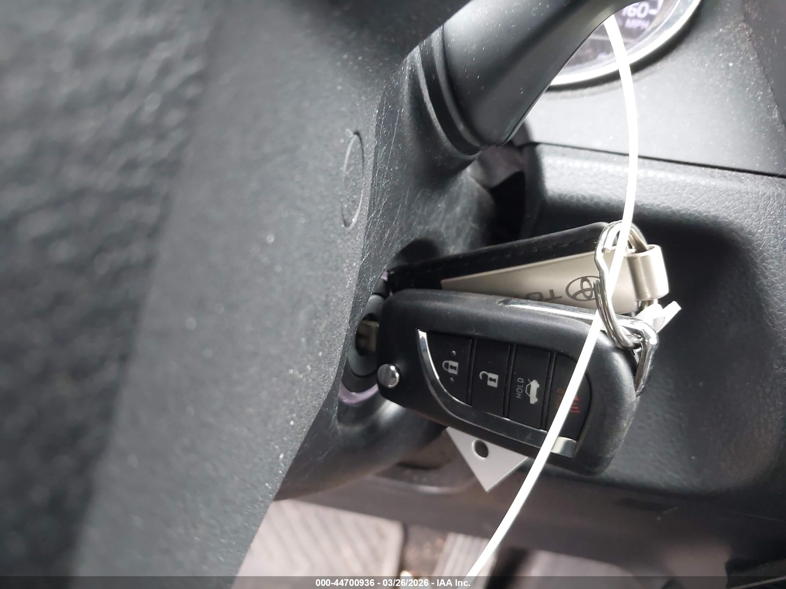 TOYOTA CAMRY image 11