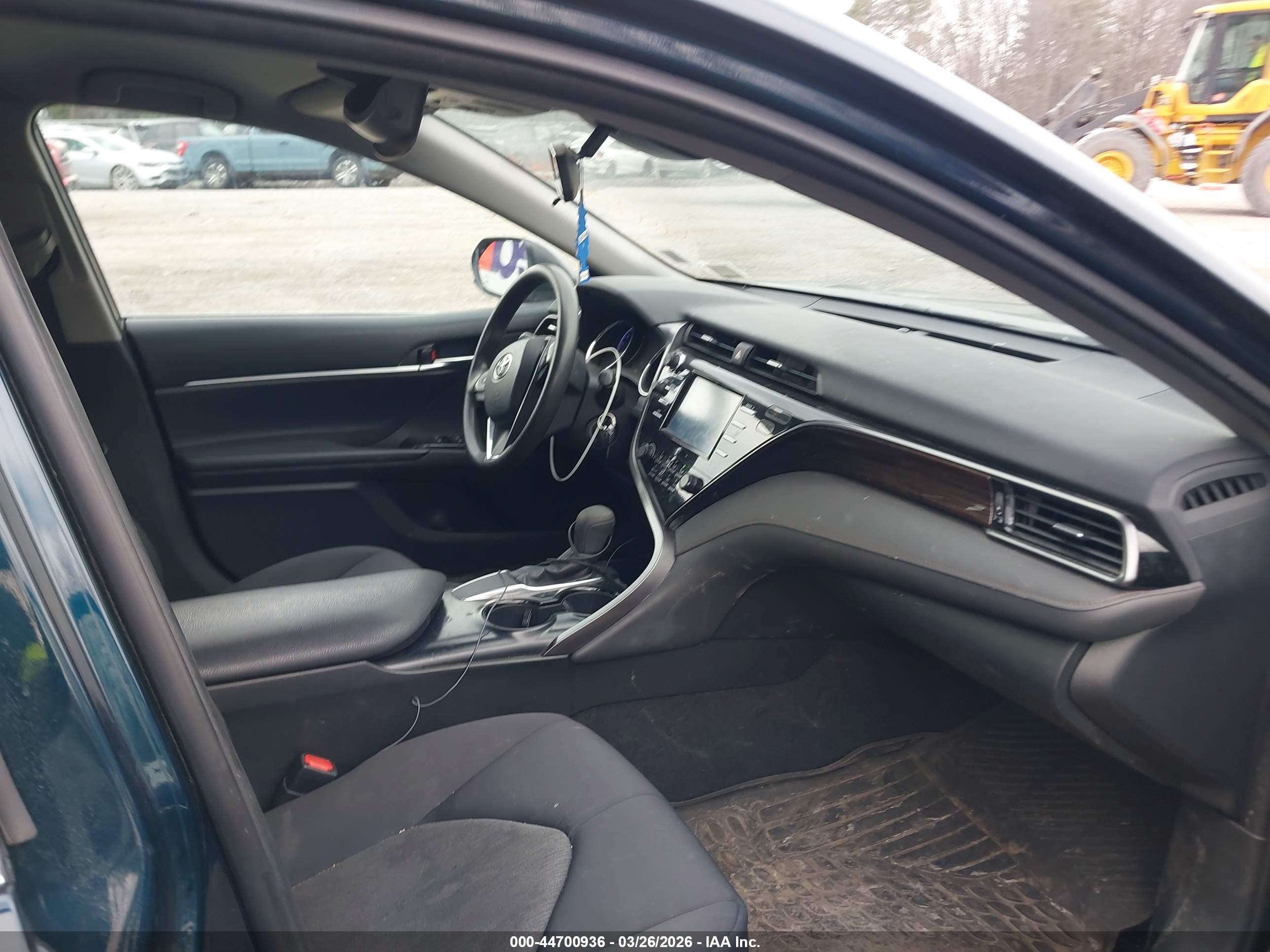TOYOTA CAMRY image 5