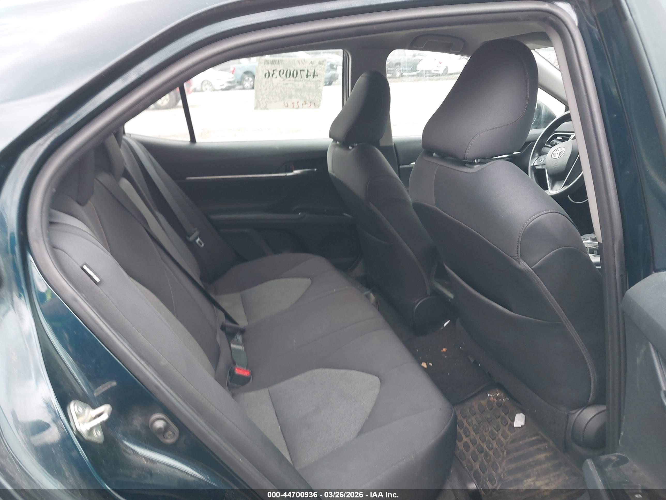 TOYOTA CAMRY image 8