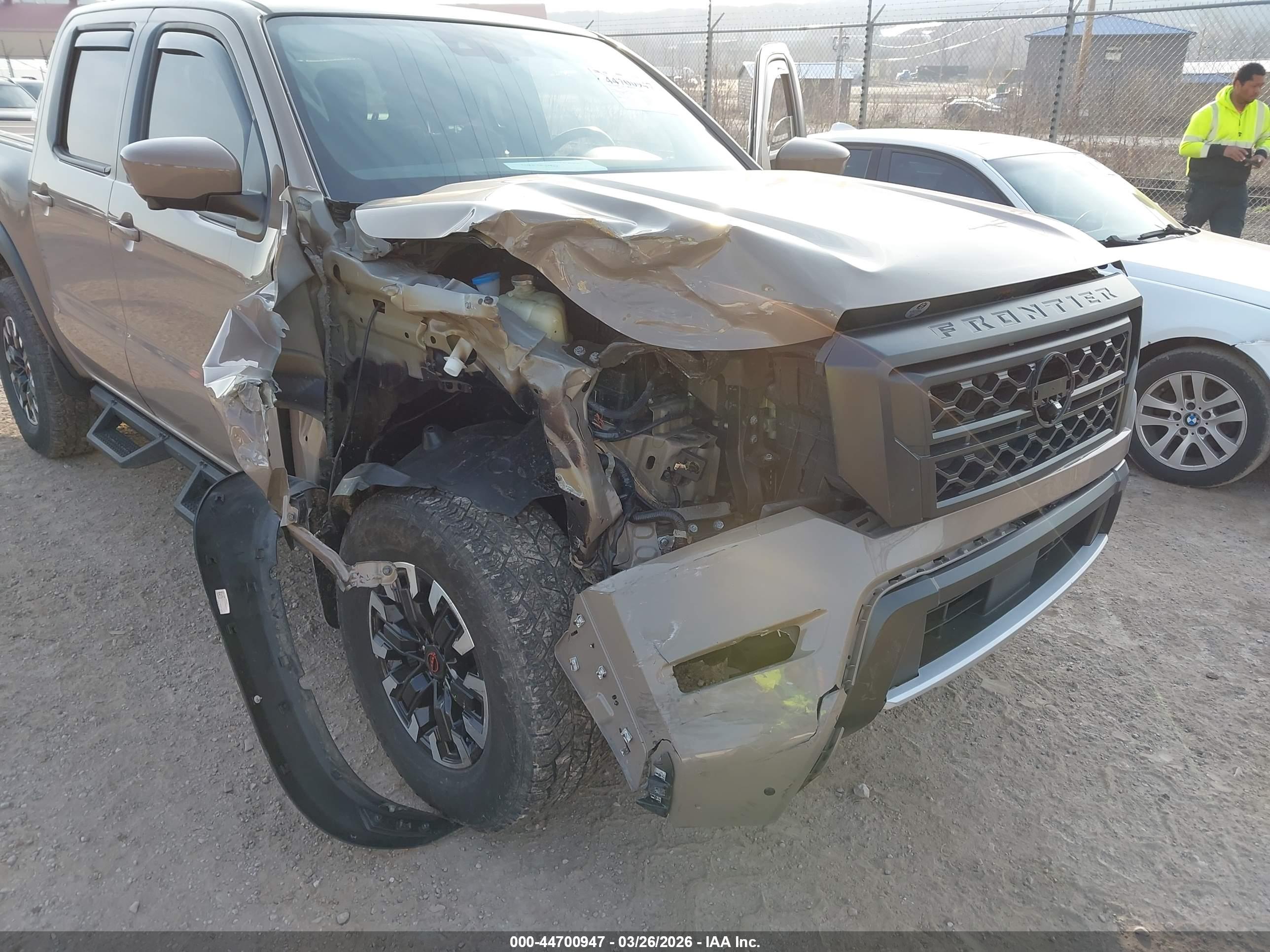 NISSAN FRONTIER image 6