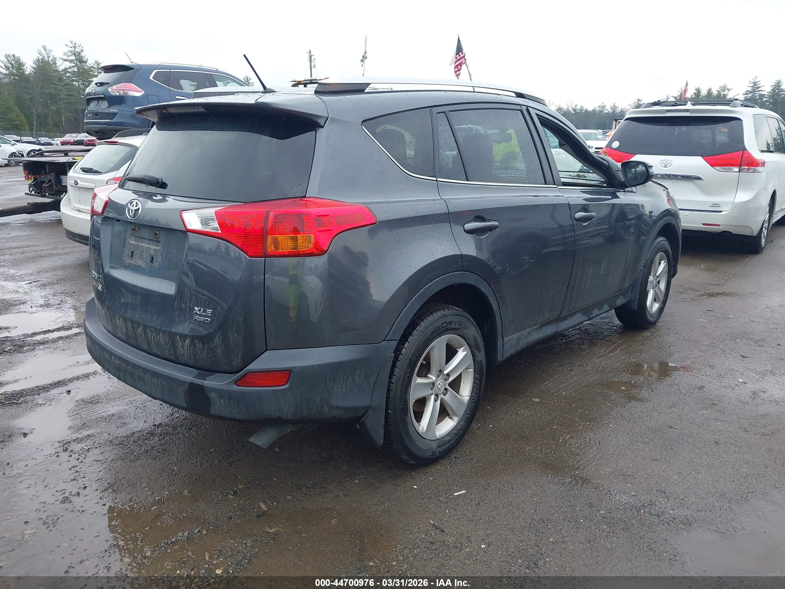 TOYOTA RAV4 image 4
