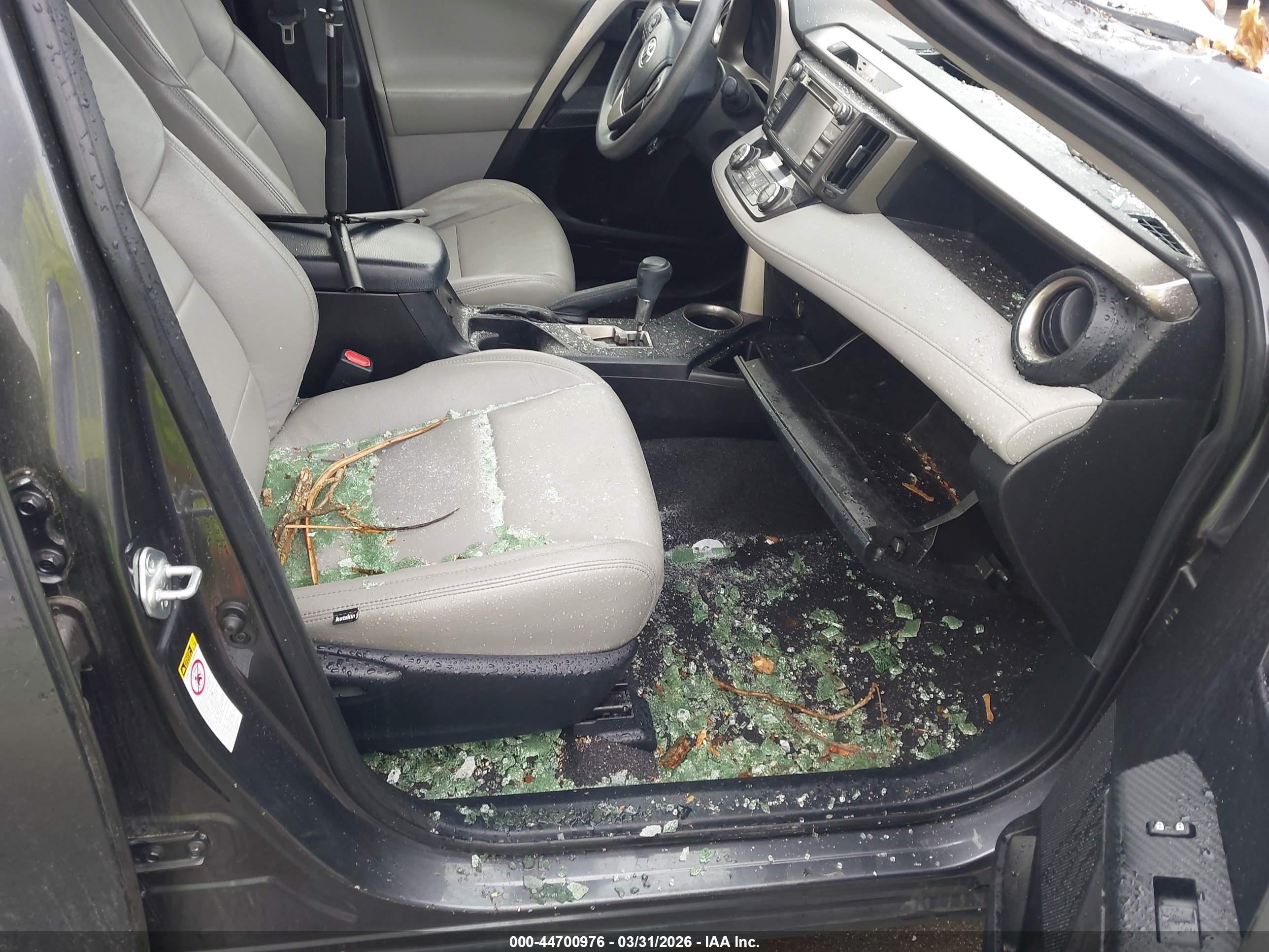 TOYOTA RAV4 image 5