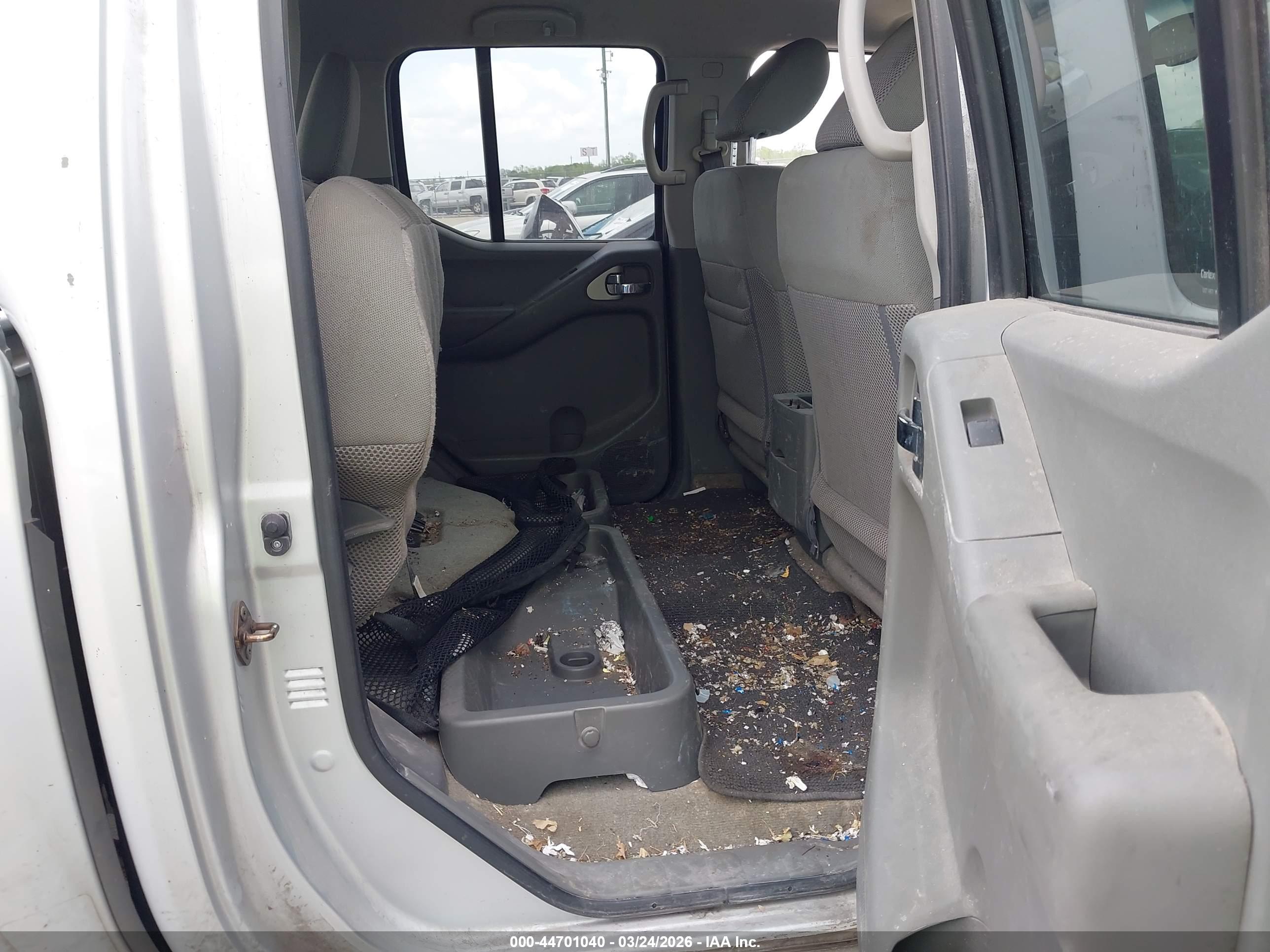 NISSAN FRONTIER image 8