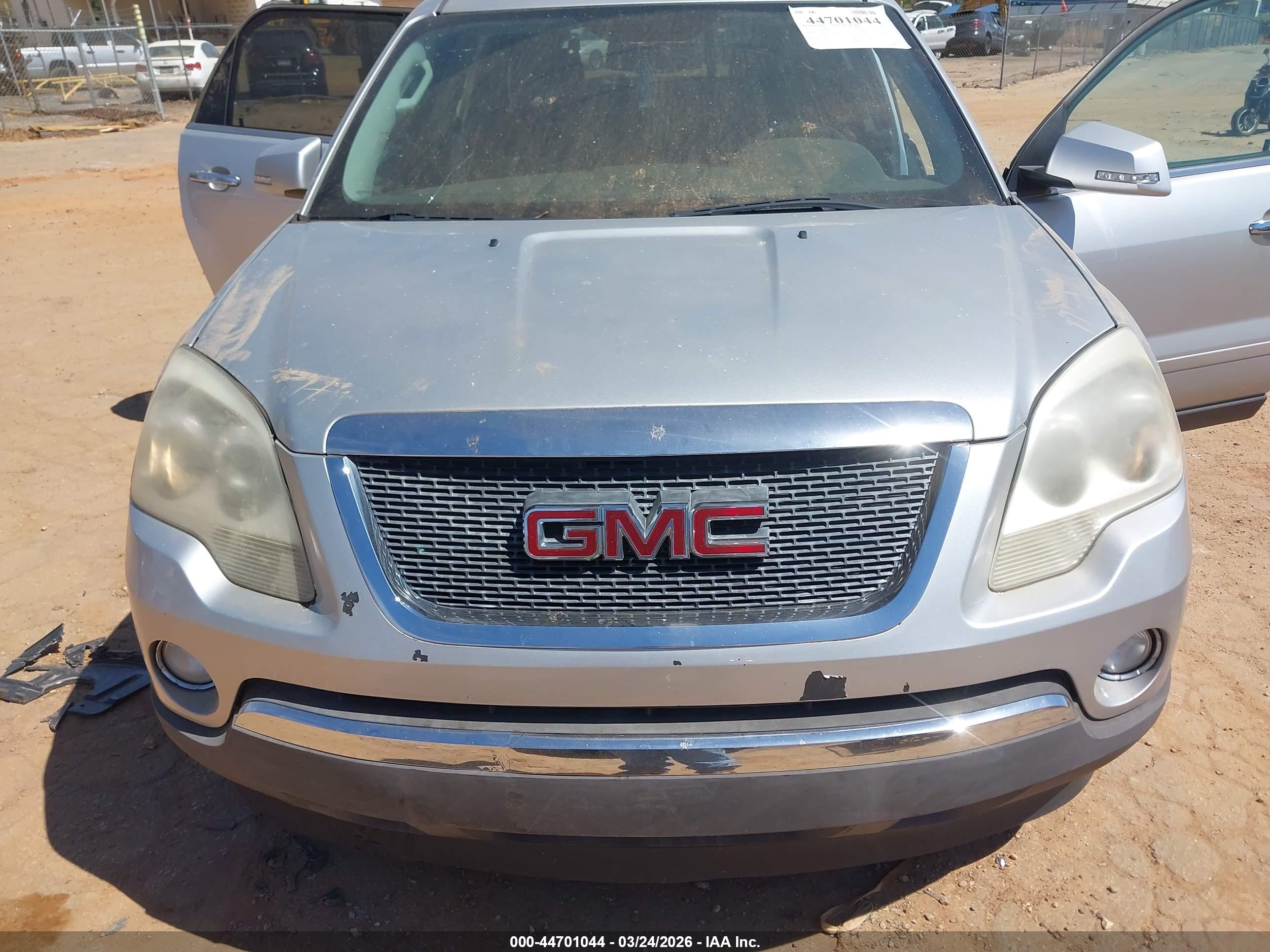 GMC ACADIA image 6