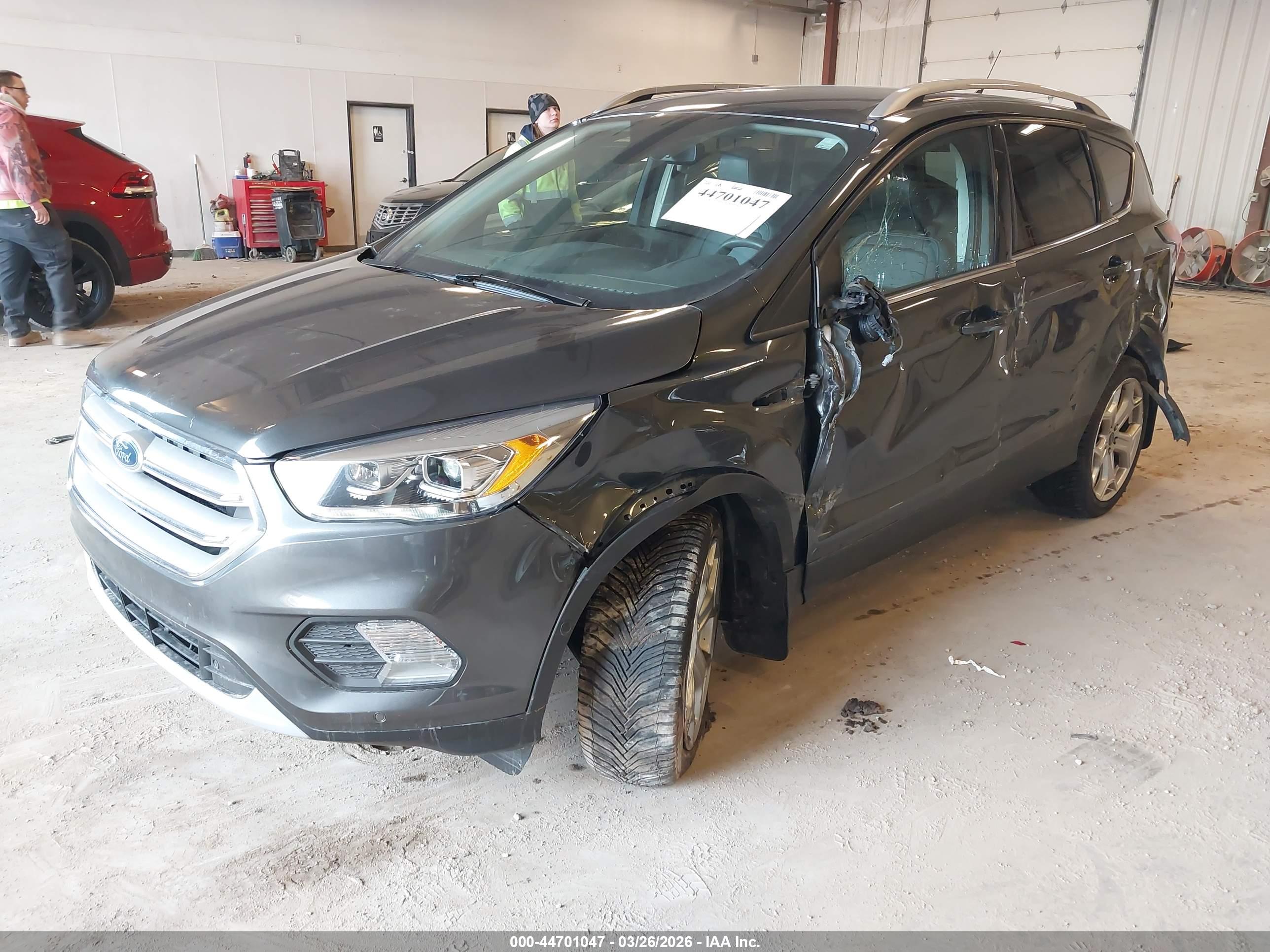 FORD ESCAPE image 2