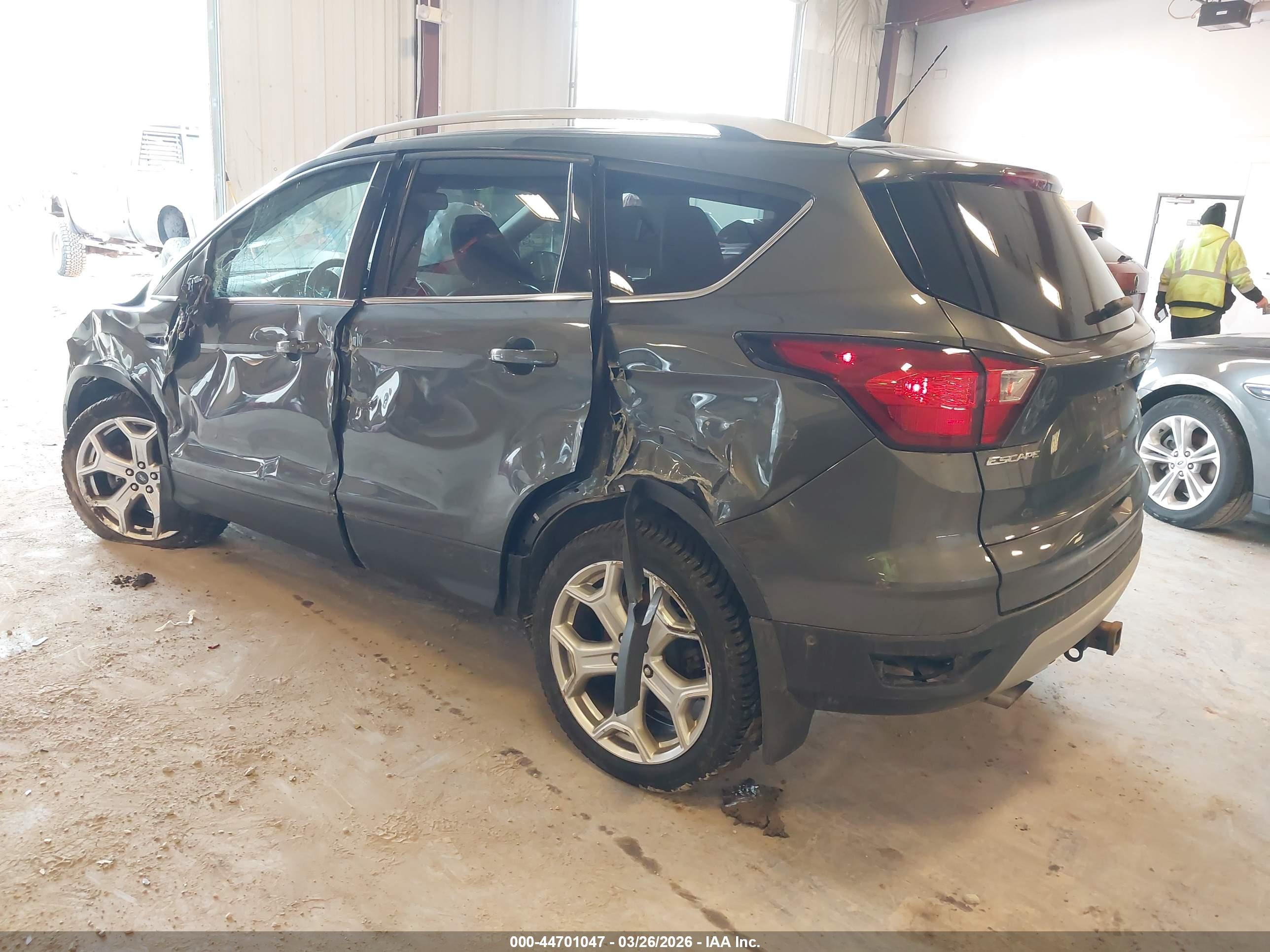 FORD ESCAPE image 3
