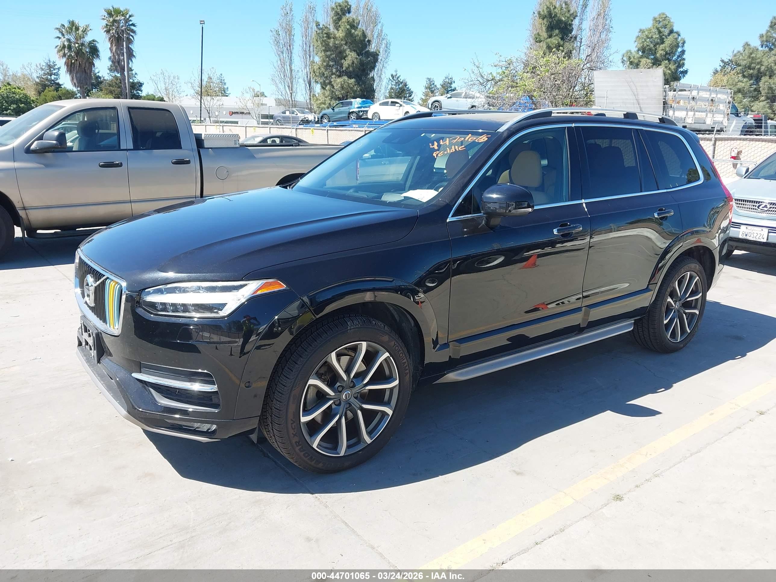 VOLVO XC90 image 2