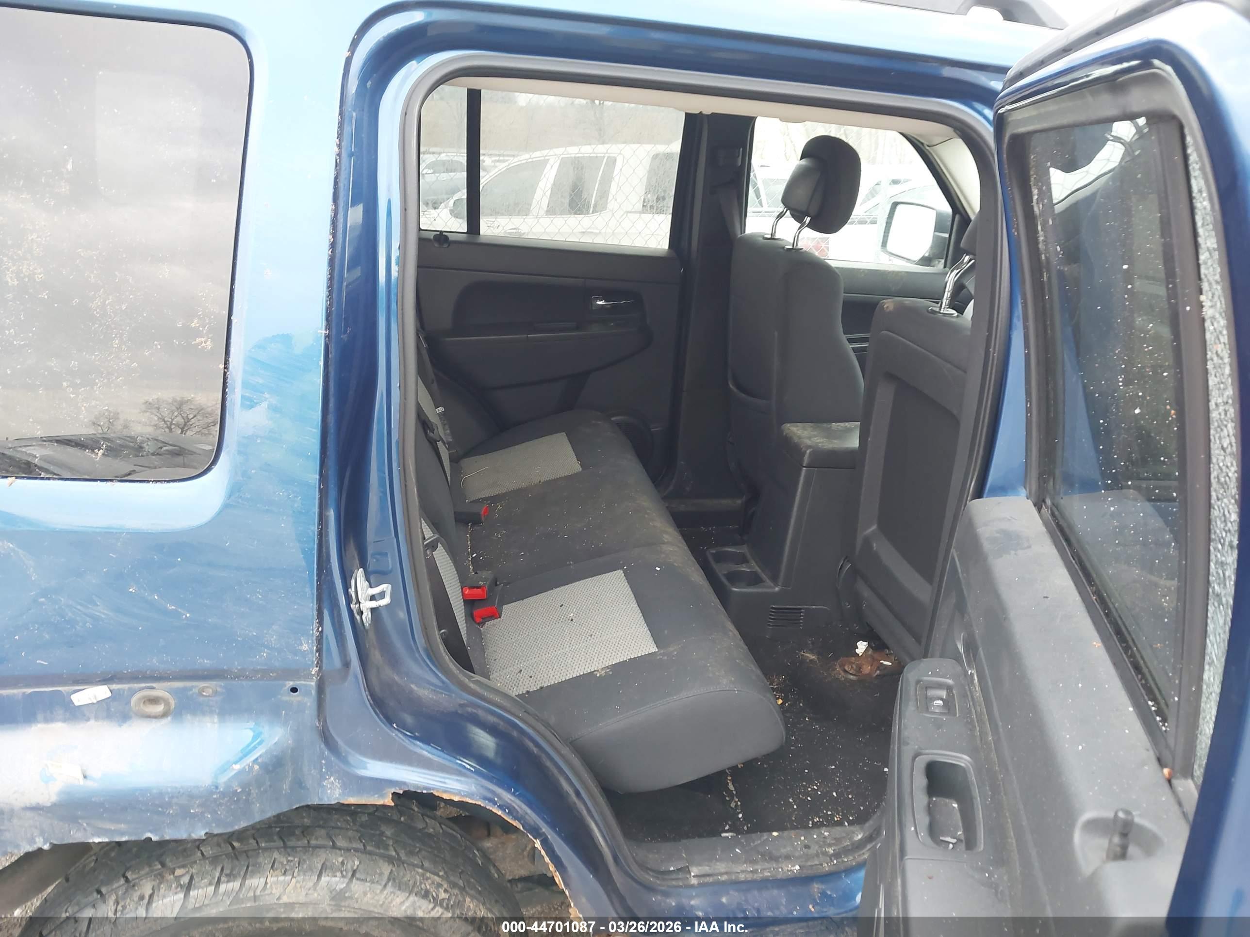 JEEP LIBERTY image 8