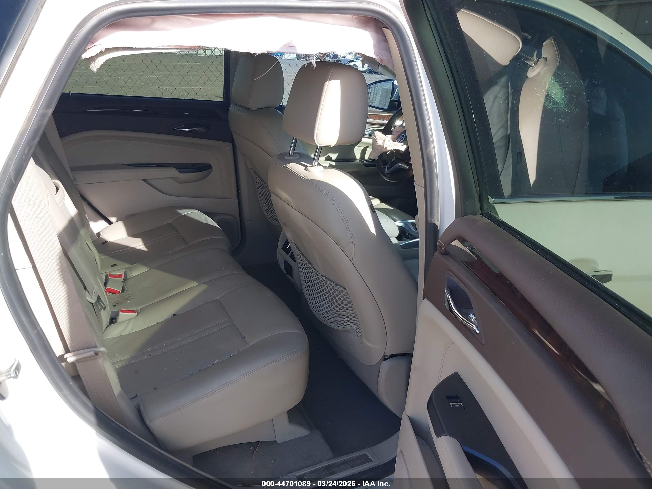 CADILLAC SRX image 8