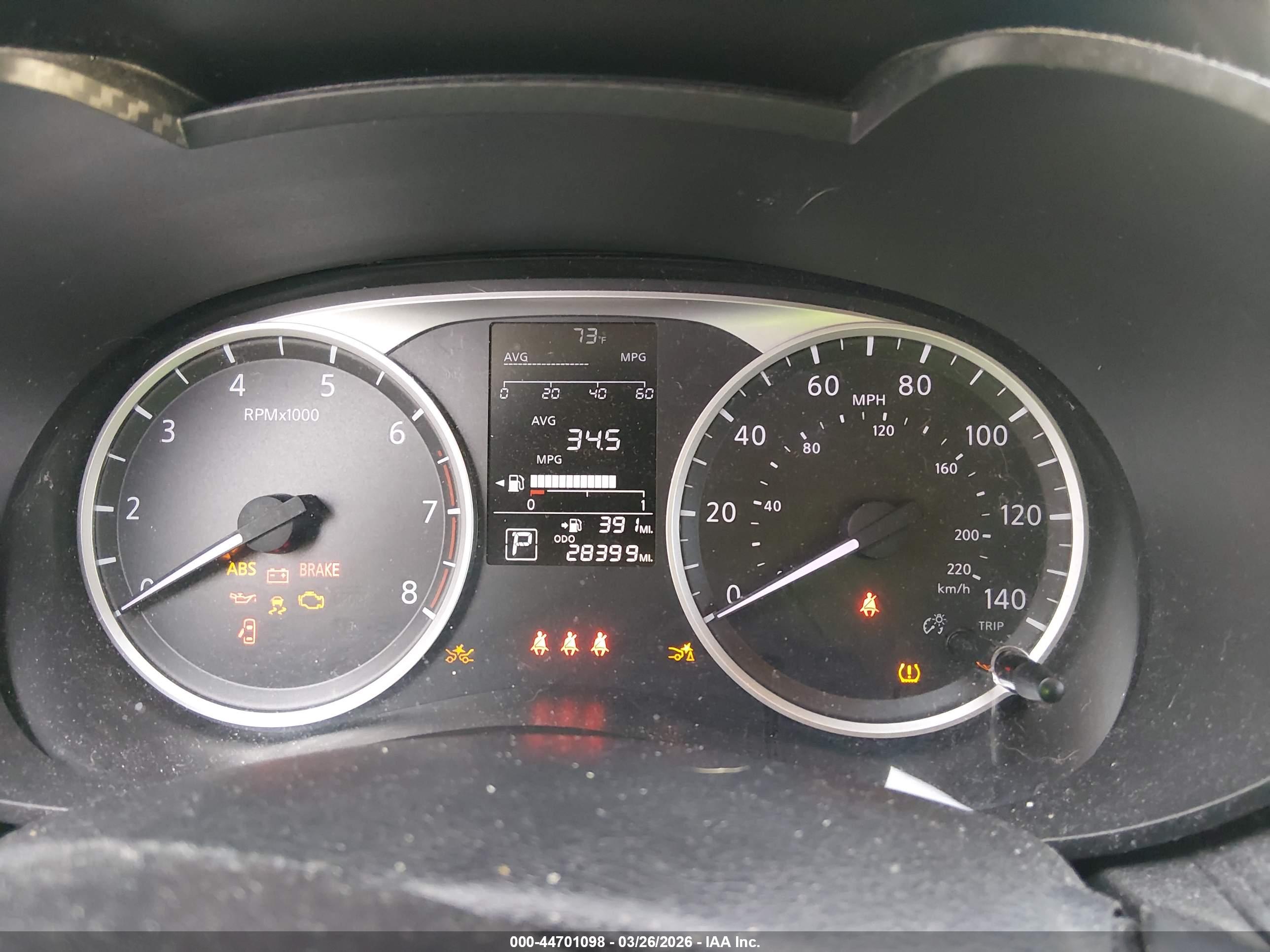 NISSAN VERSA image 7