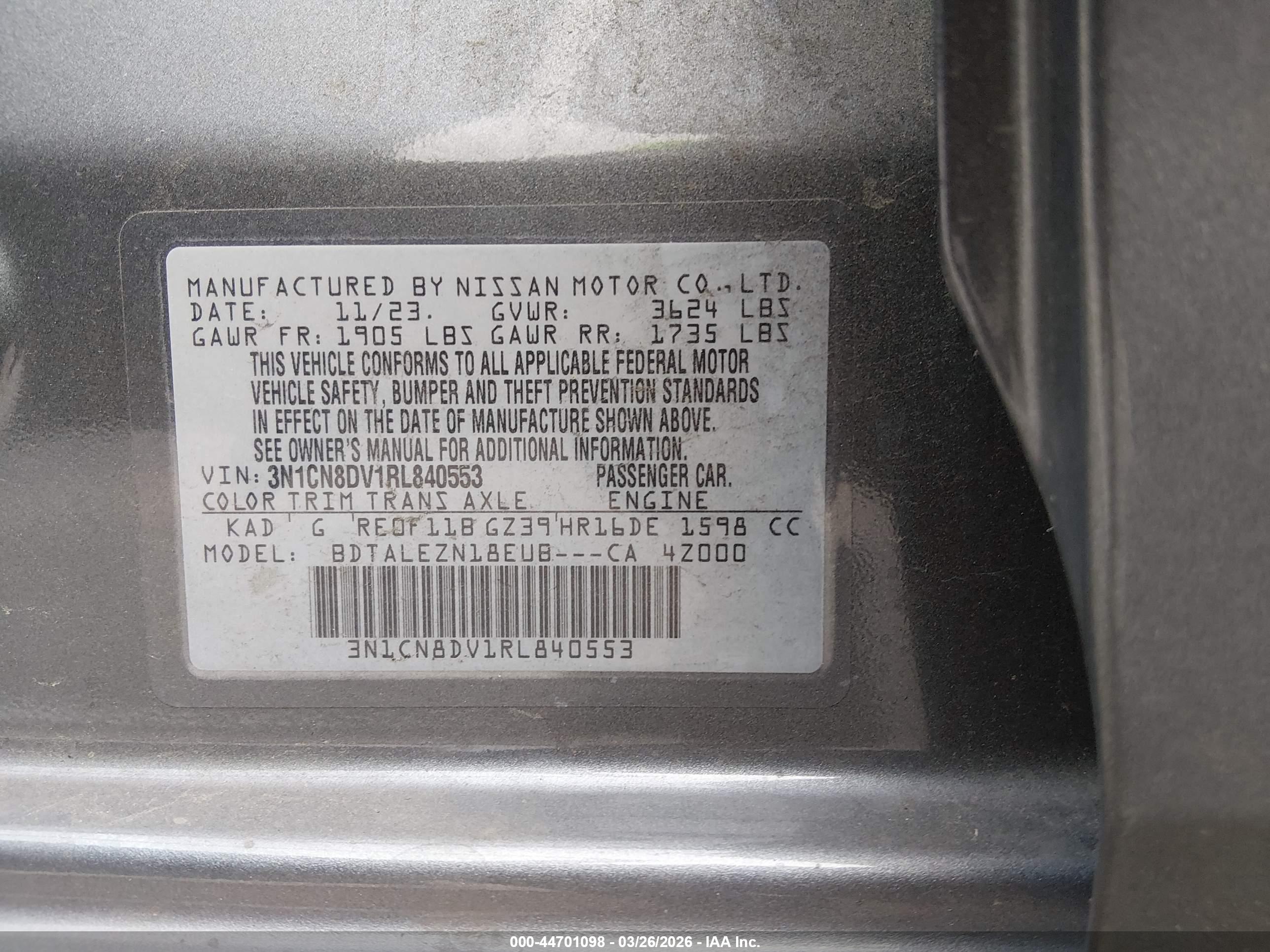 NISSAN VERSA image 9