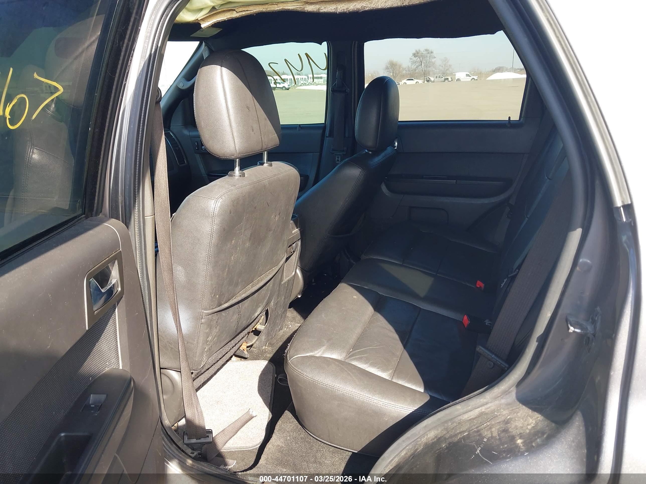 FORD ESCAPE image 8