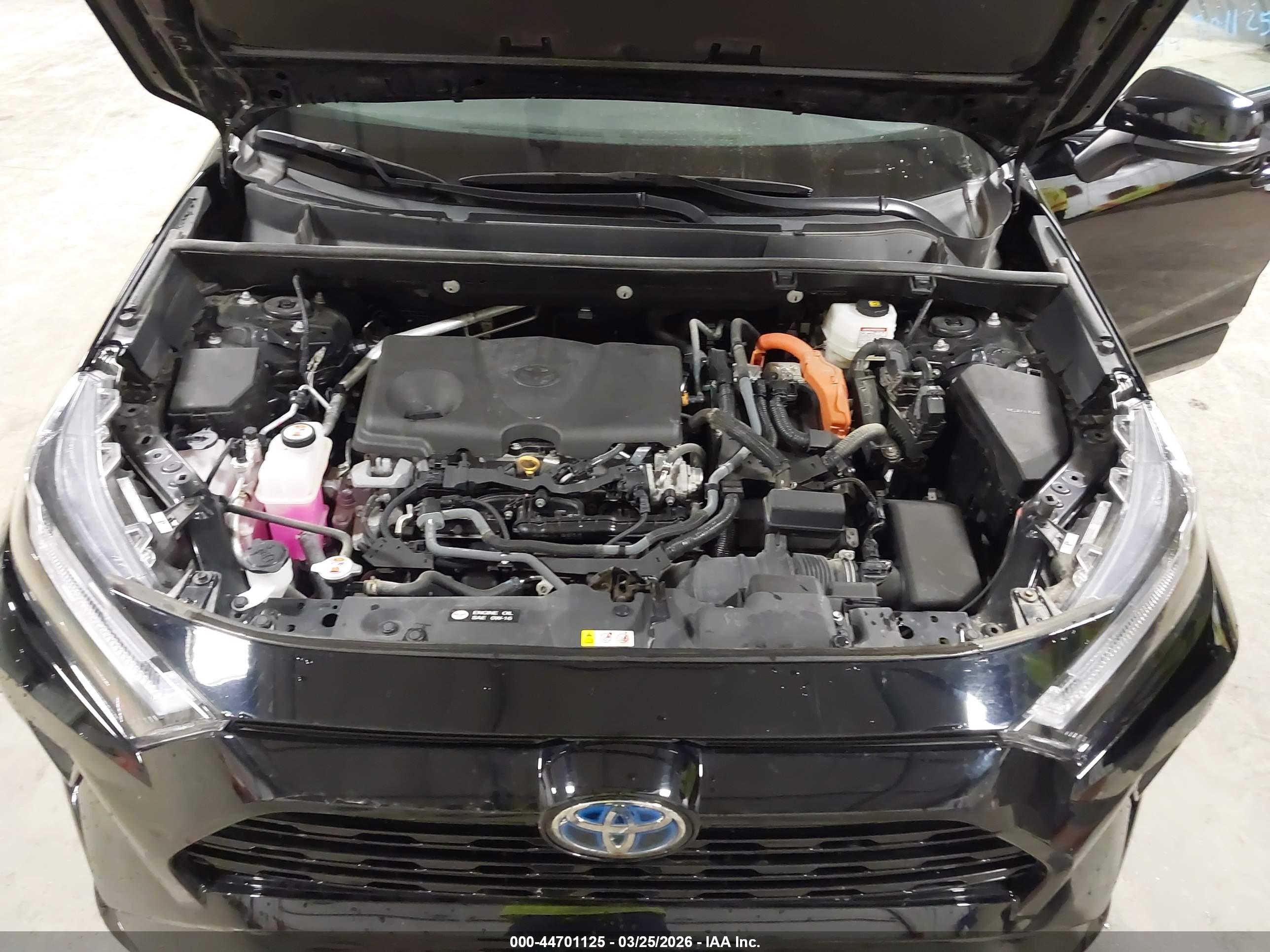 TOYOTA RAV4 image 10