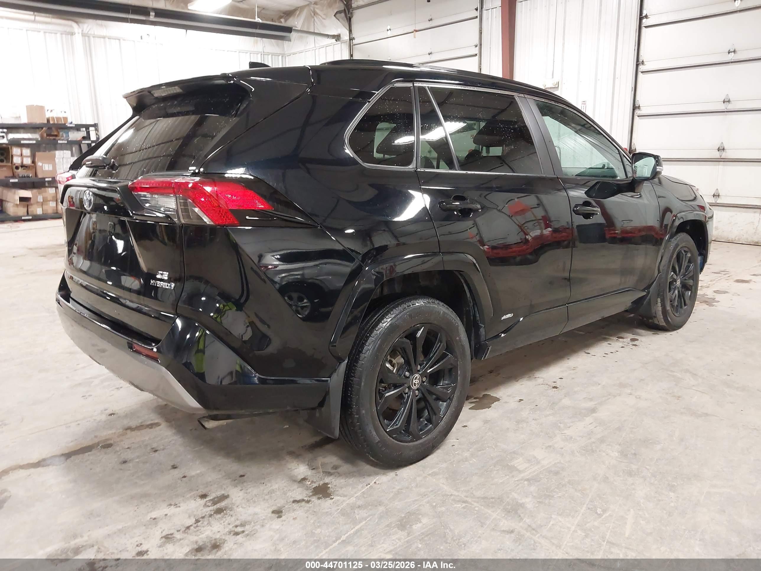 TOYOTA RAV4 image 4