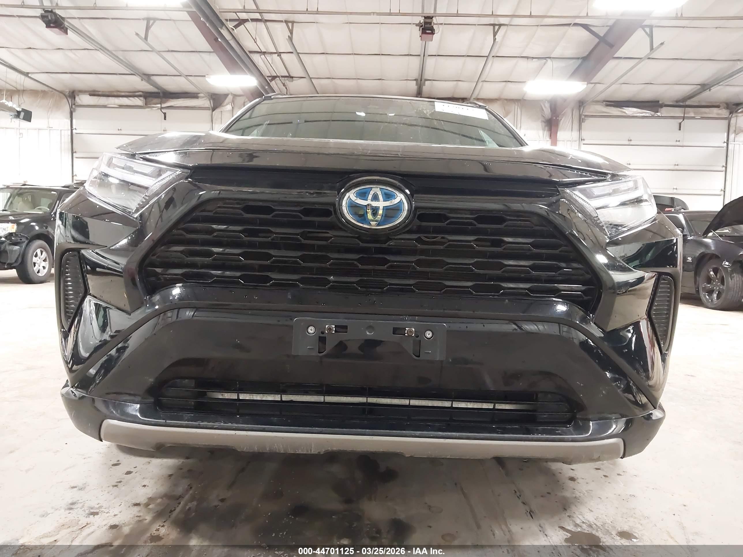 TOYOTA RAV4 image 6