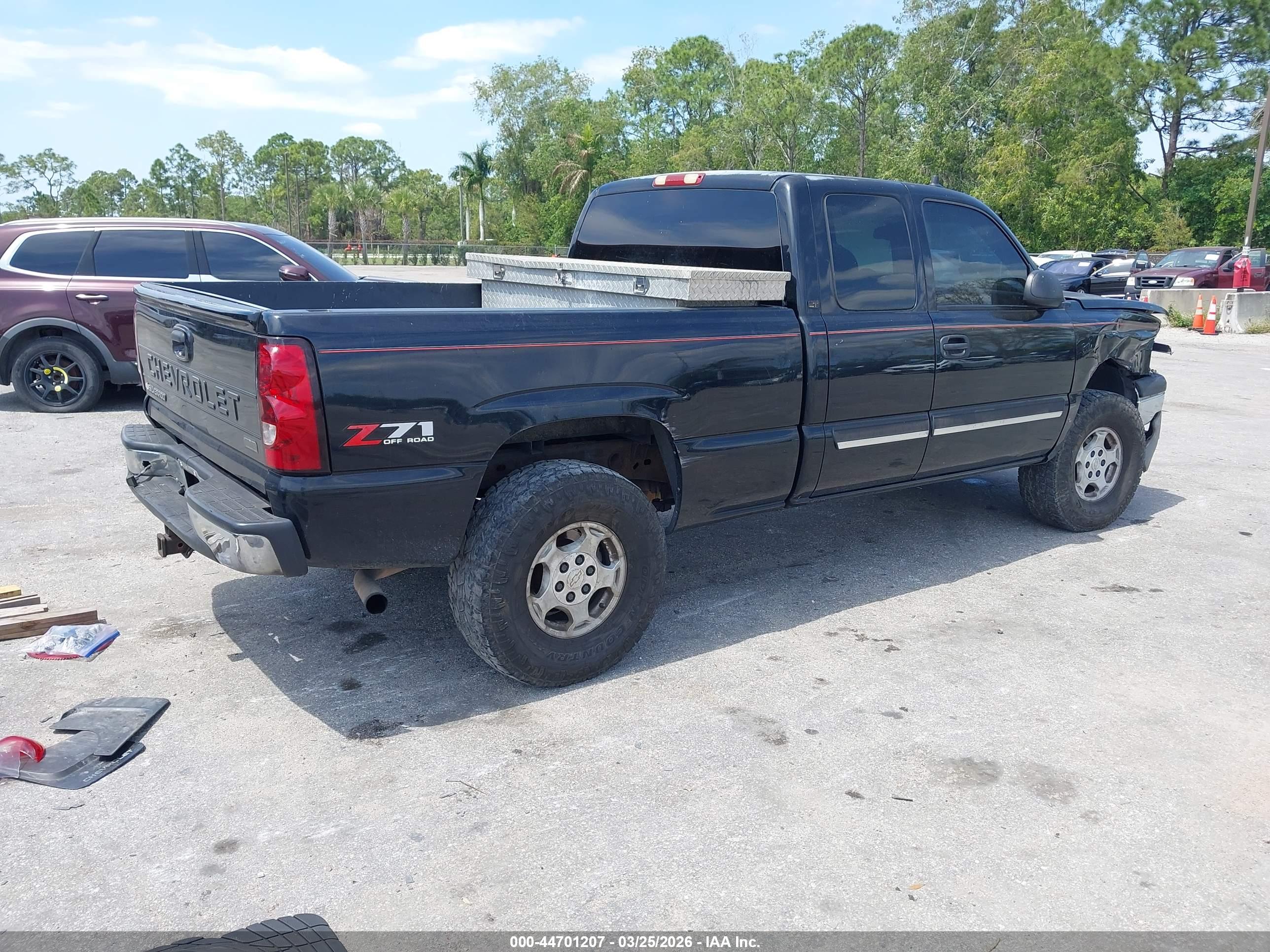 CHEVROLET SILVERADO image 4