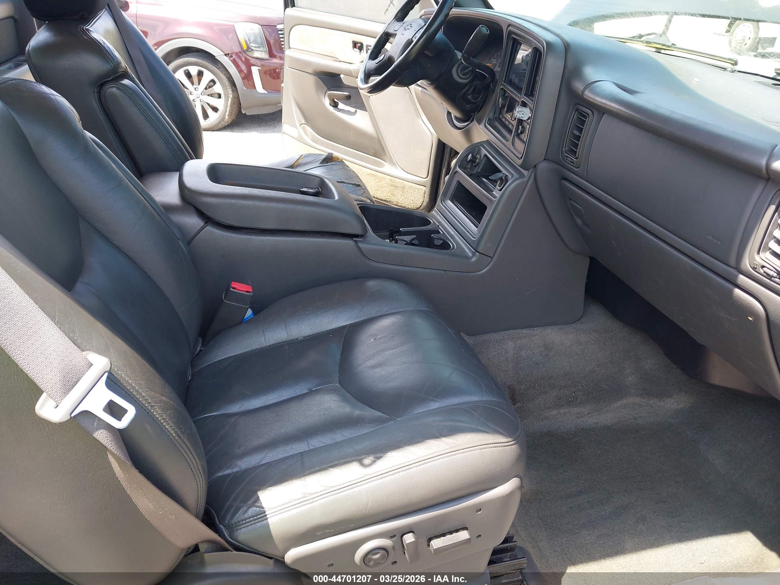 CHEVROLET SILVERADO image 5