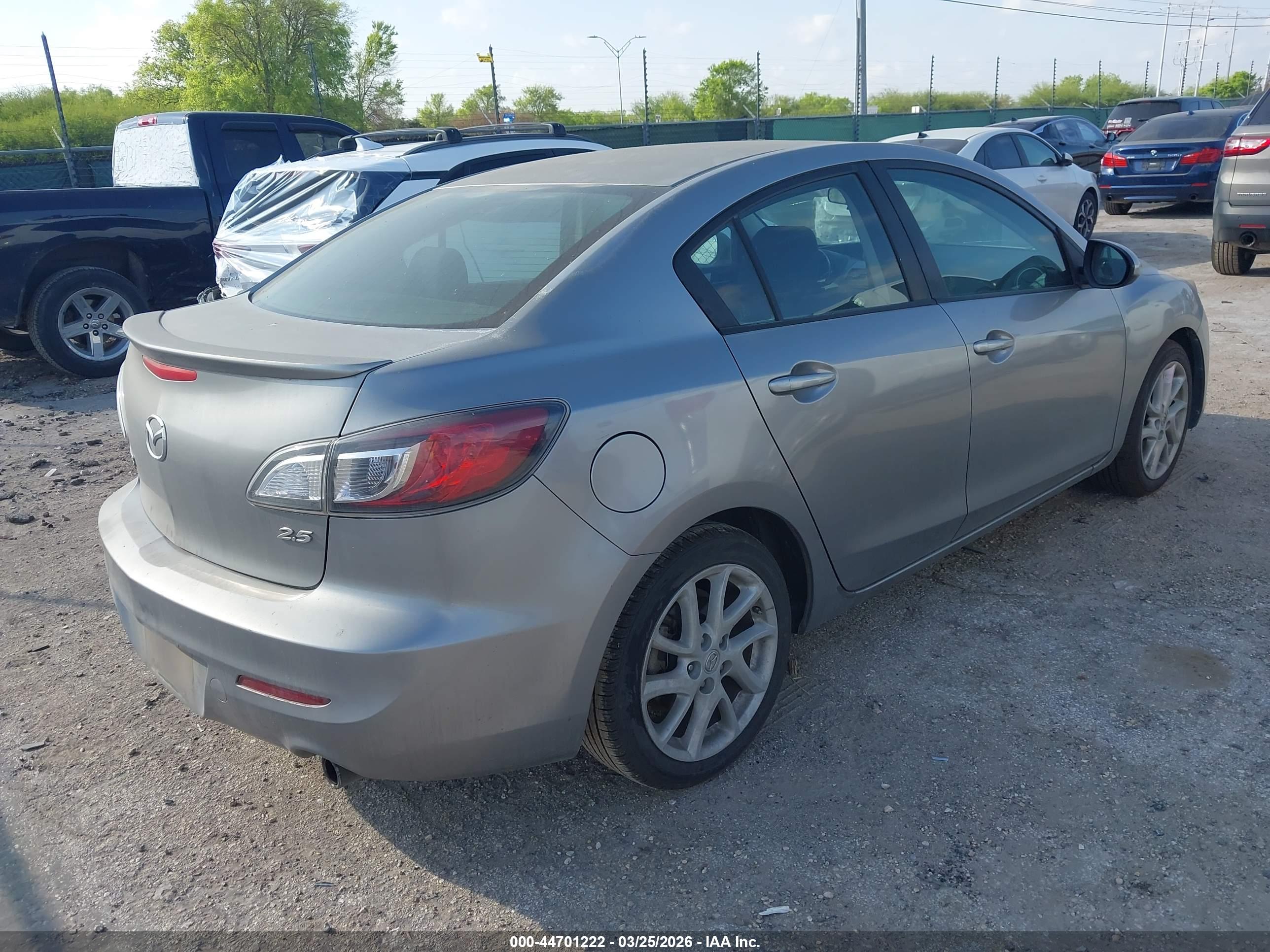 MAZDA MAZDA3 image 4