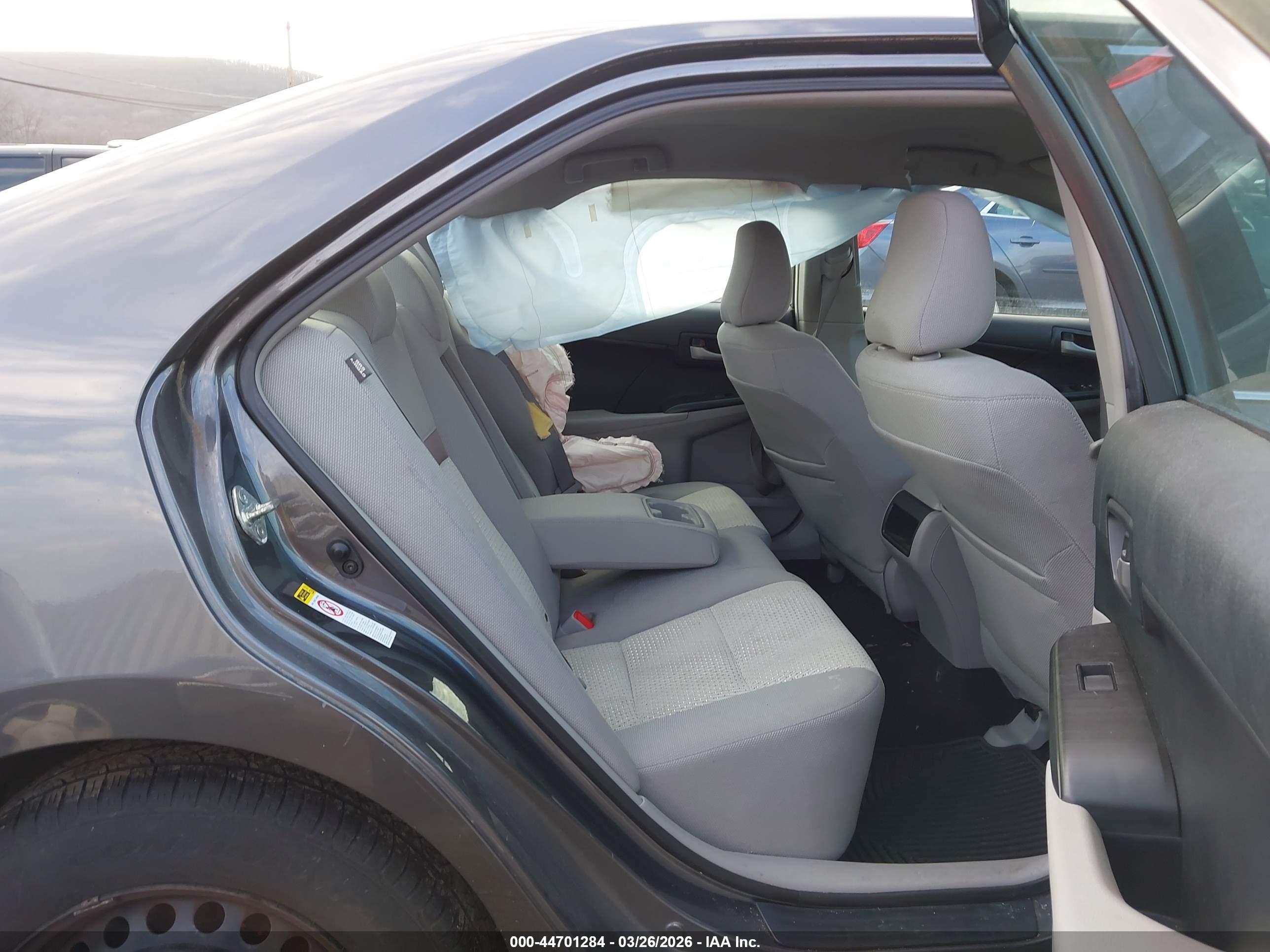 TOYOTA CAMRY image 8